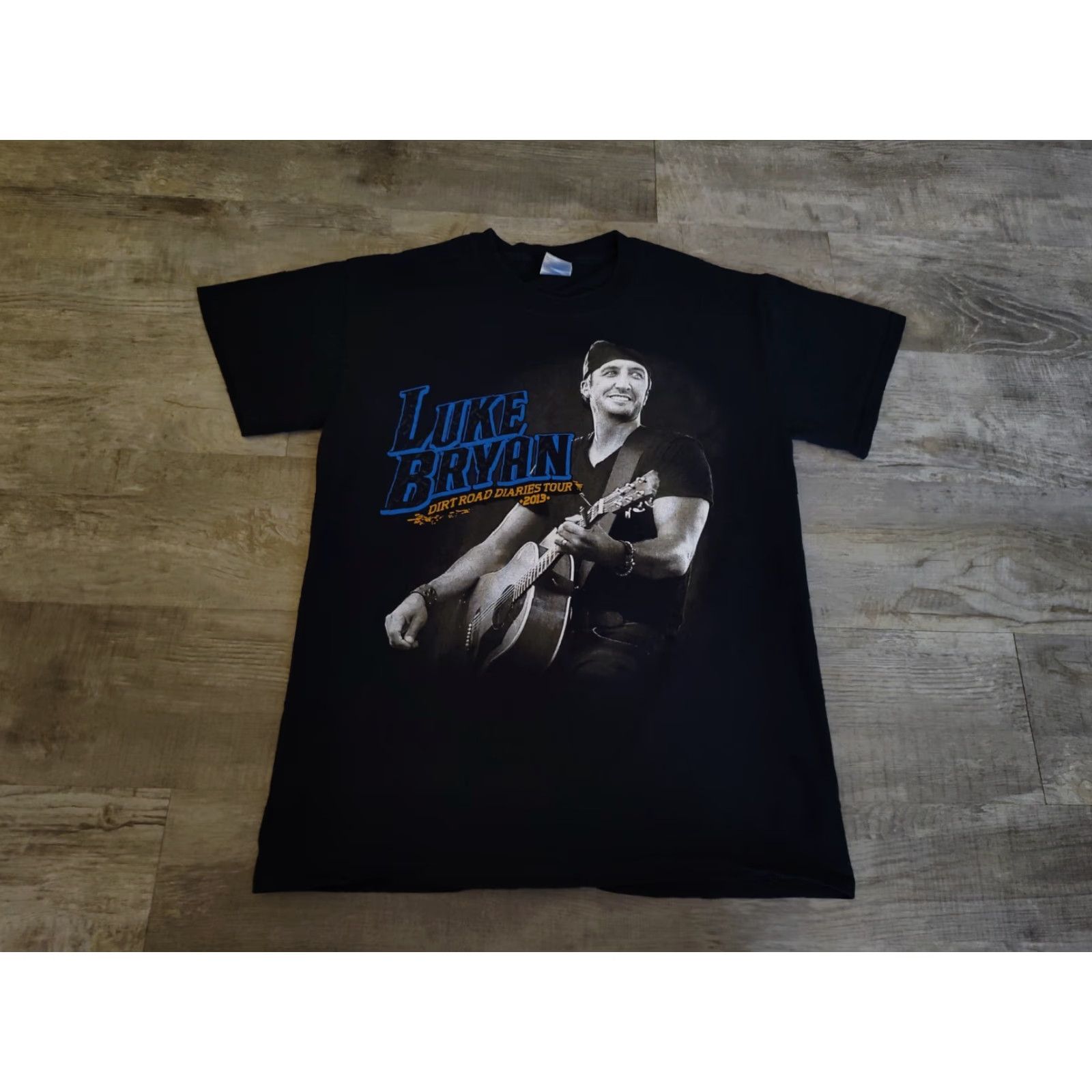 Gildan VINTAGE Luke Bryan Concert Shirt Dirt Road Diaries Tour 2013 Double-Sided Short Sleeve Sz S Black Womens T-Shirt Size S / US 4 / IT 40 - 2 Thumbnail