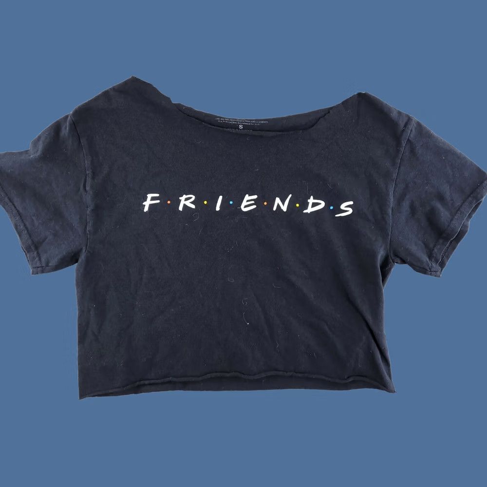 Logo 7 Friends Crop T Shirt Womens Small Black Logo Cropped Size S / US 4 / IT 40 - 1 Thumbnail