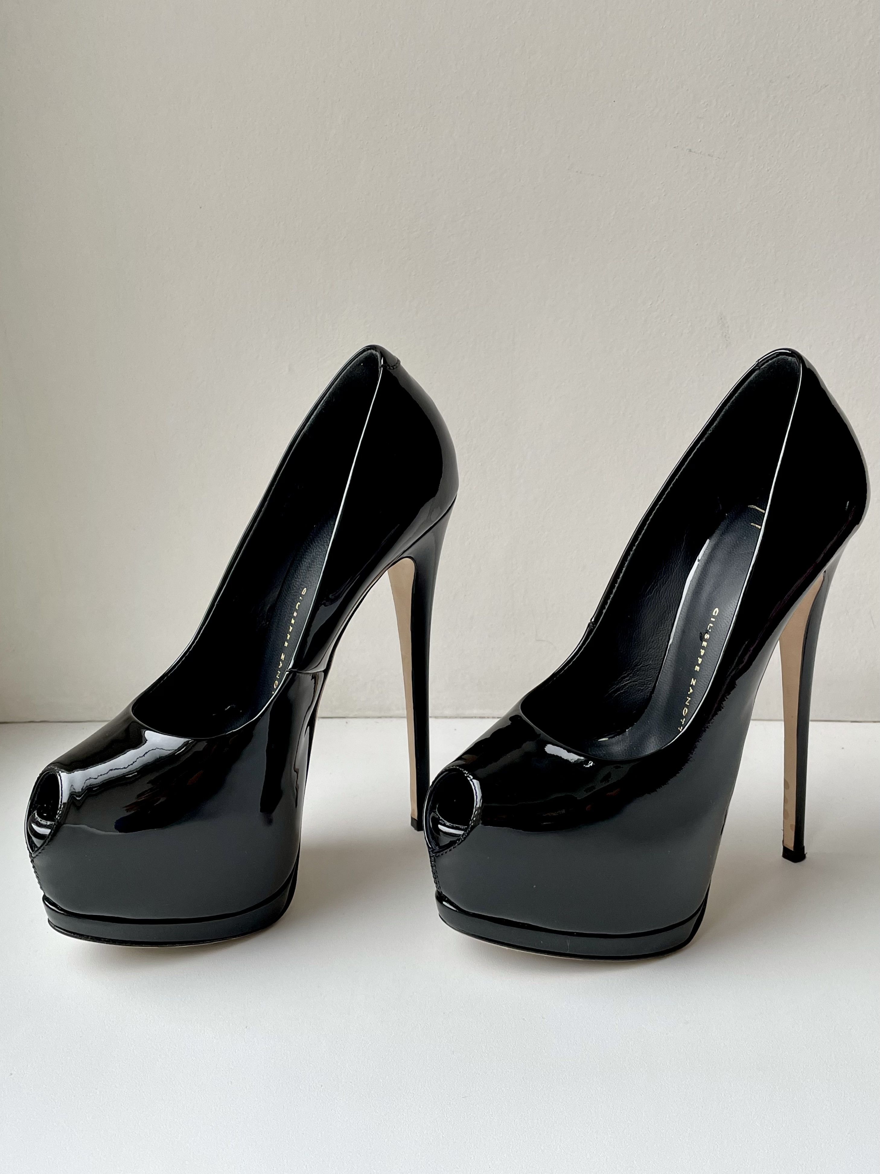 Giuseppe Zanotti Giuseppe Zanotti Black Patent Pumps 35 EU Size US 5 / IT 35 - 4 Thumbnail