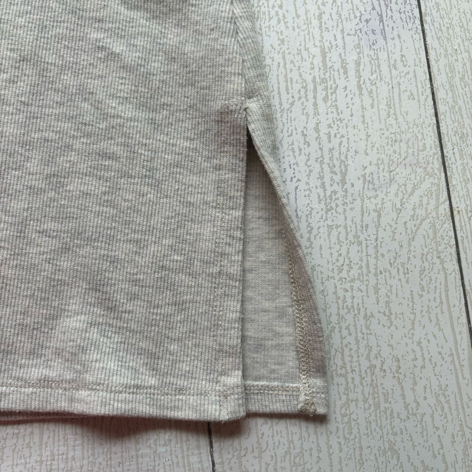 Other H Halston Marbled Gray V Neck Ribbed Shirt XS Stretch Top Size XS / US 0-2 / IT 36-38 - 2 Thumbnail