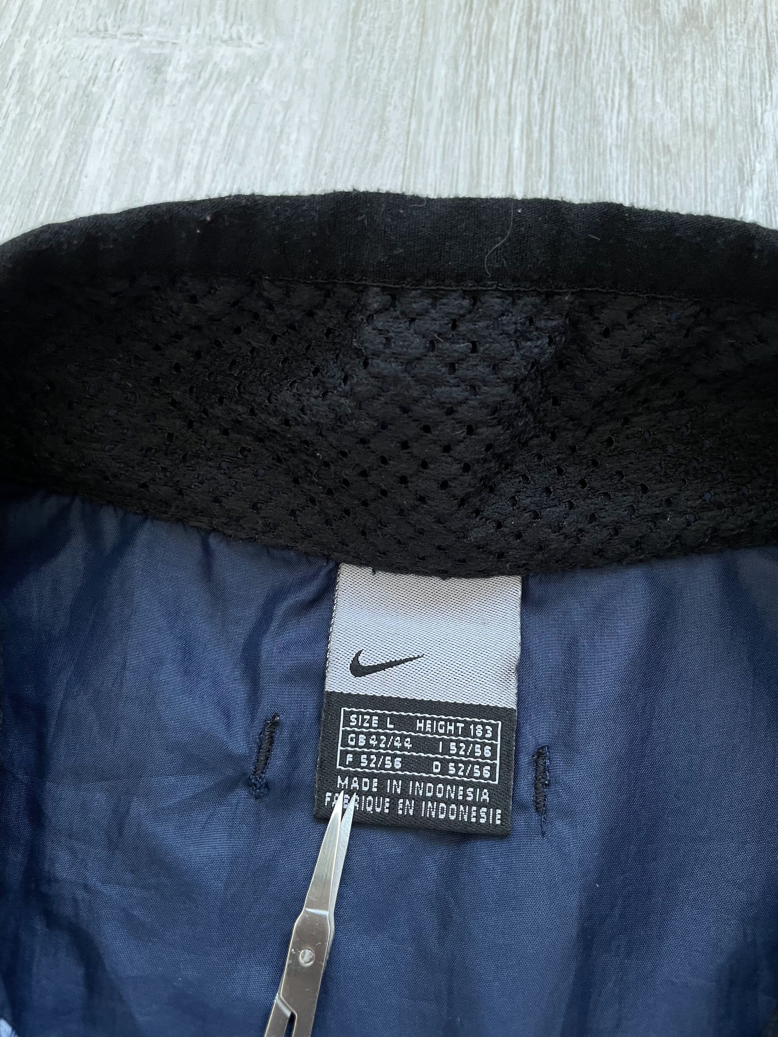 Nike Vintage 90s Nike Neck Swoosh Light Jacket Size US L / EU 52-54 / 3 - 5 Thumbnail