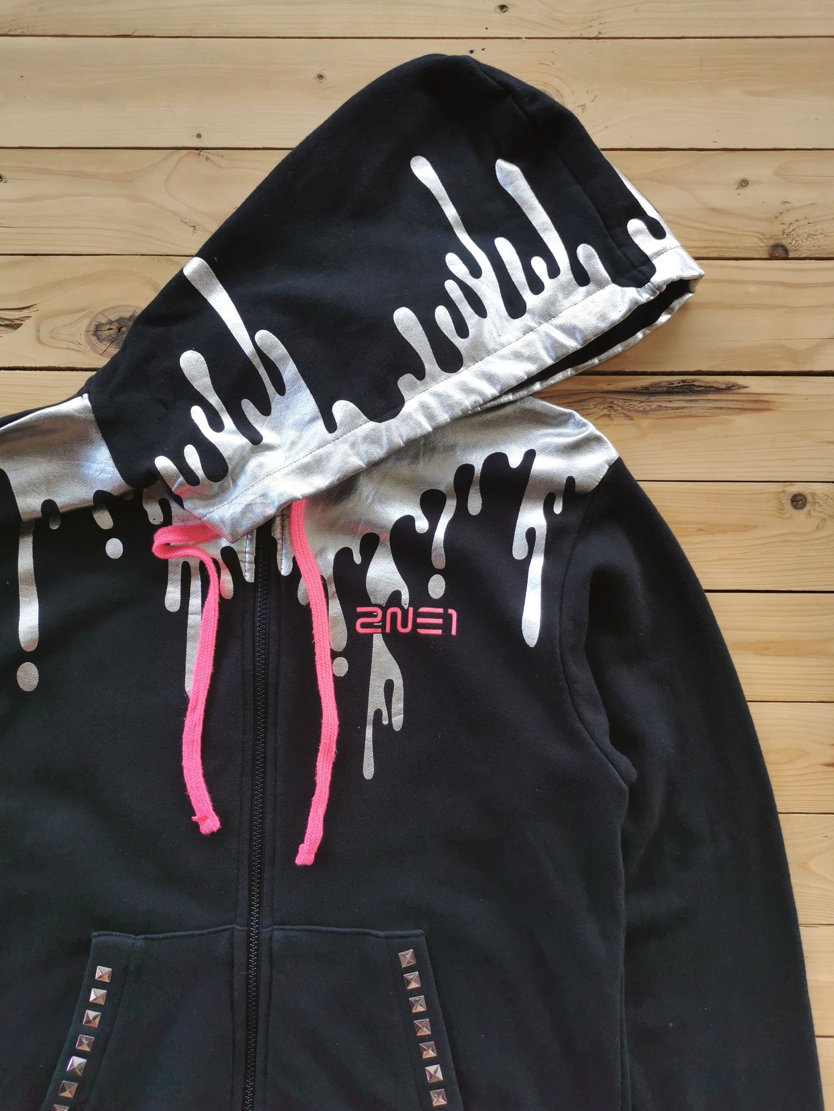 Band Tees 2NE1 Kpop Artist Hoodie BTS Blackpink Park Bom Size US L / EU 52-54 / 3 - 7 Thumbnail