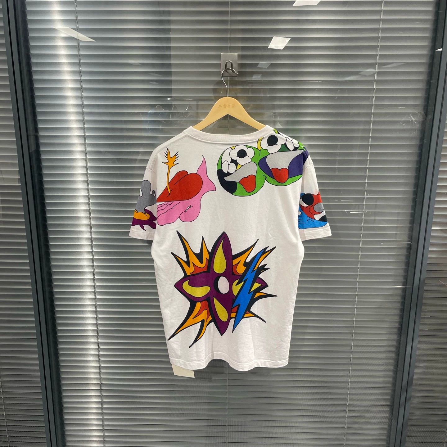 Louis Vuitton LV White Cartoon Print Short Sleeve Tee L 99 New #11685 Size US L / EU 52-54 / 3 - 2 Thumbnail