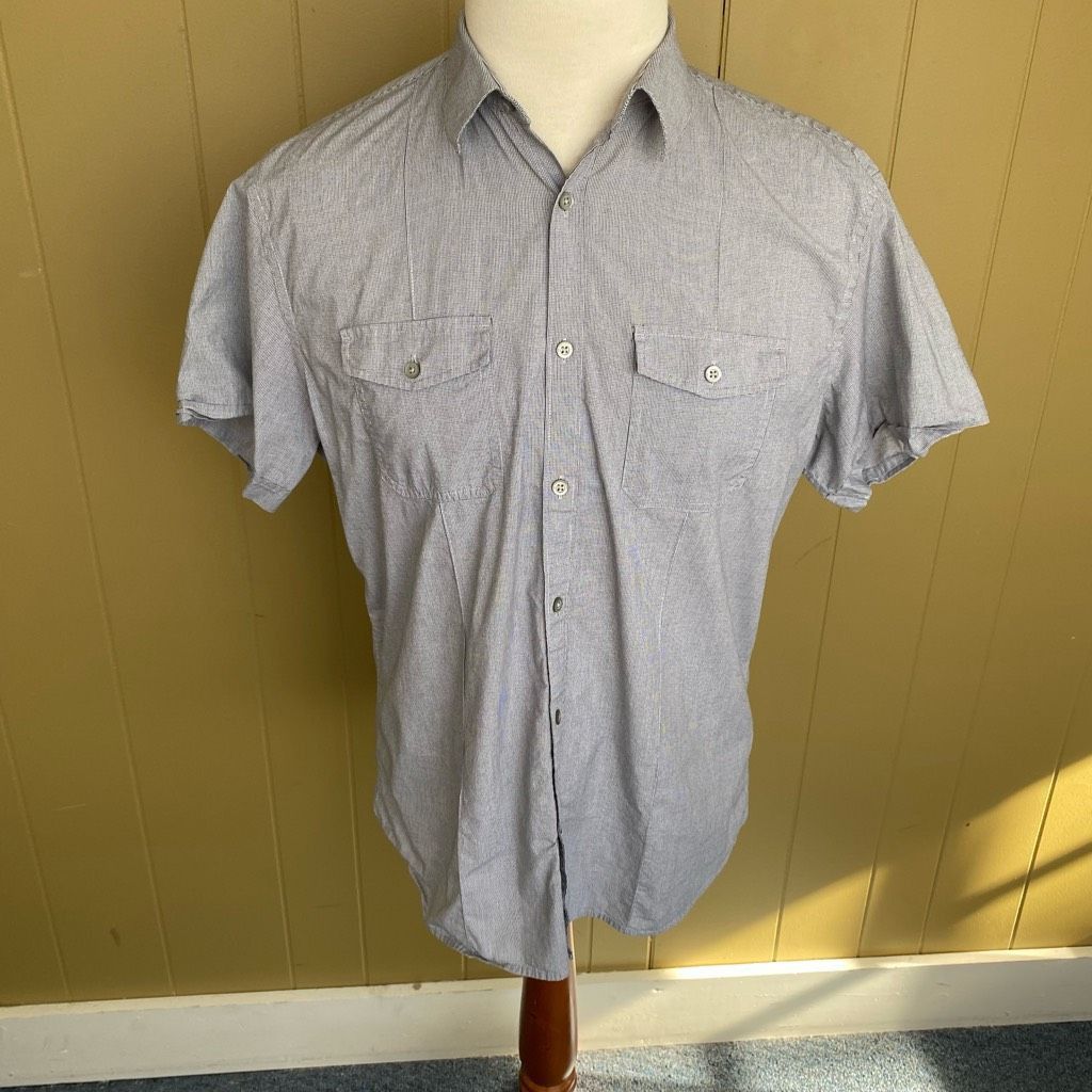 Banana Republic Banana republic men XL cotton blend shirt sleeve button down Size US XL / EU 56 / 4 - 1 Thumbnail