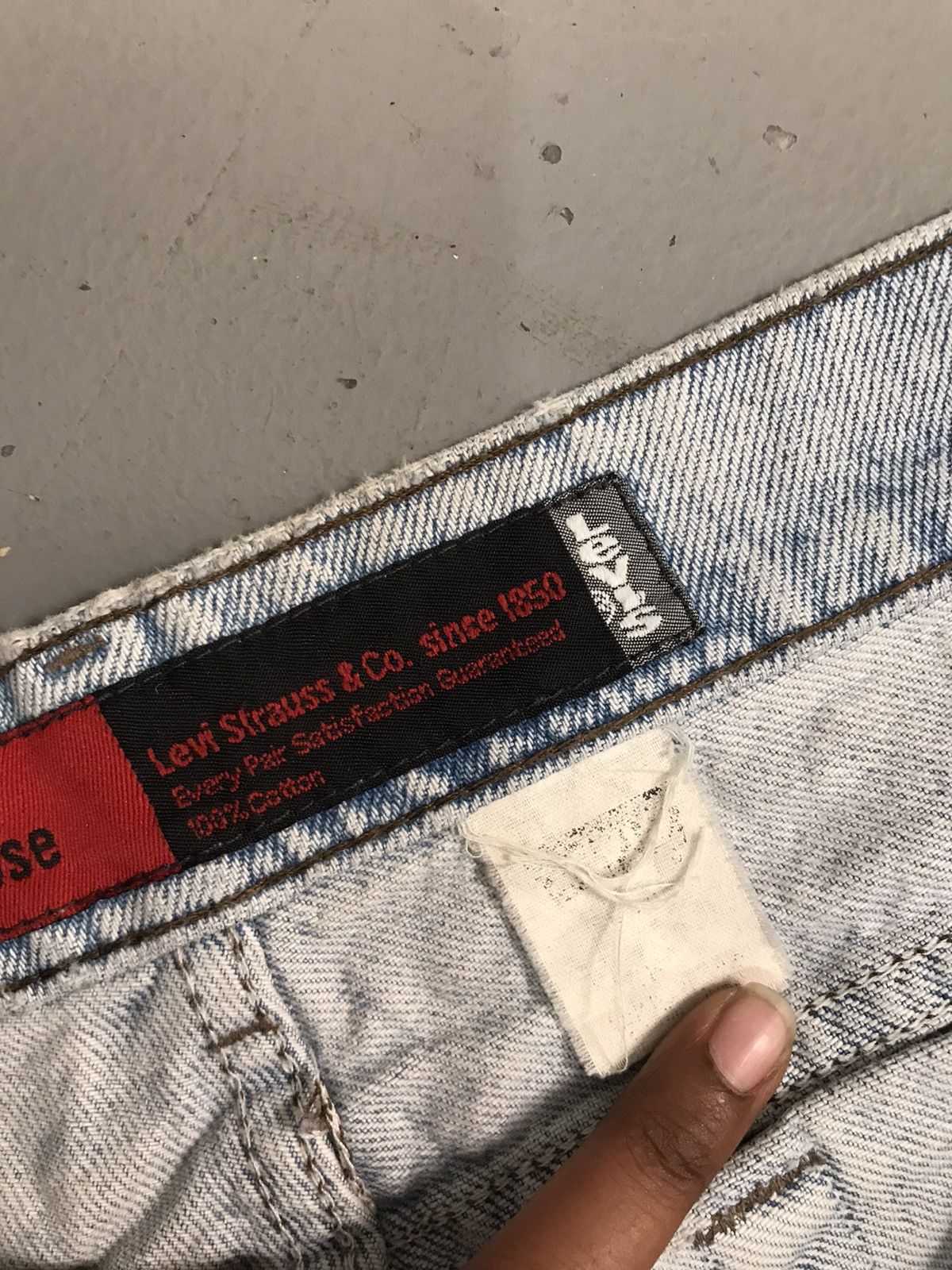 Levi's × Vintage Vintage Levi’s Strauss & co. silver tab jort Size US 38 / EU 54 - 5 Thumbnail
