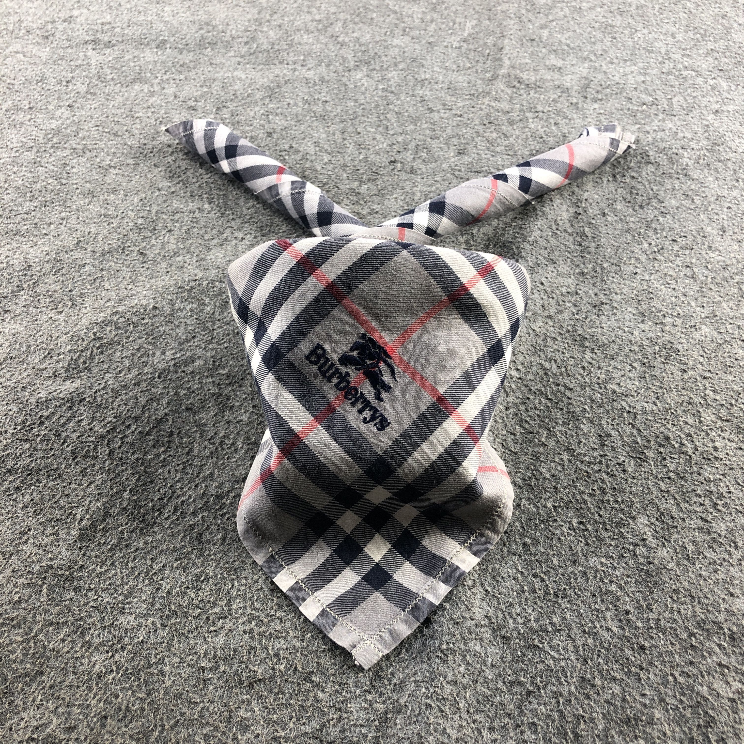 Burberry Burberry Nova Check Handkerchief Neckerchief Bandana H2728 Size ONE SIZE - 1 Thumbnail