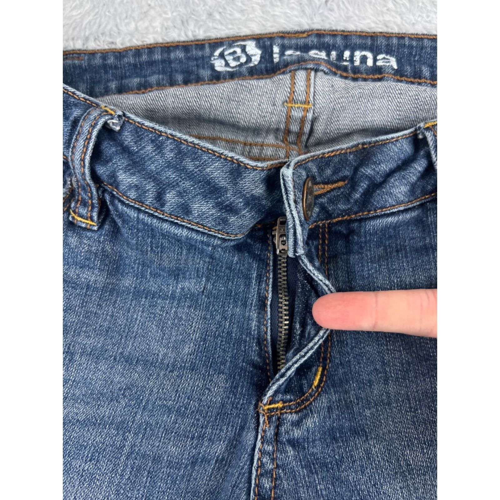 Vintage Bullhead Bootcut Jeans Womens Size 9 Blue Denim Low Rise Stretch 29x28 Distressed Size 30" / US 8 / IT 44 - 5 Thumbnail