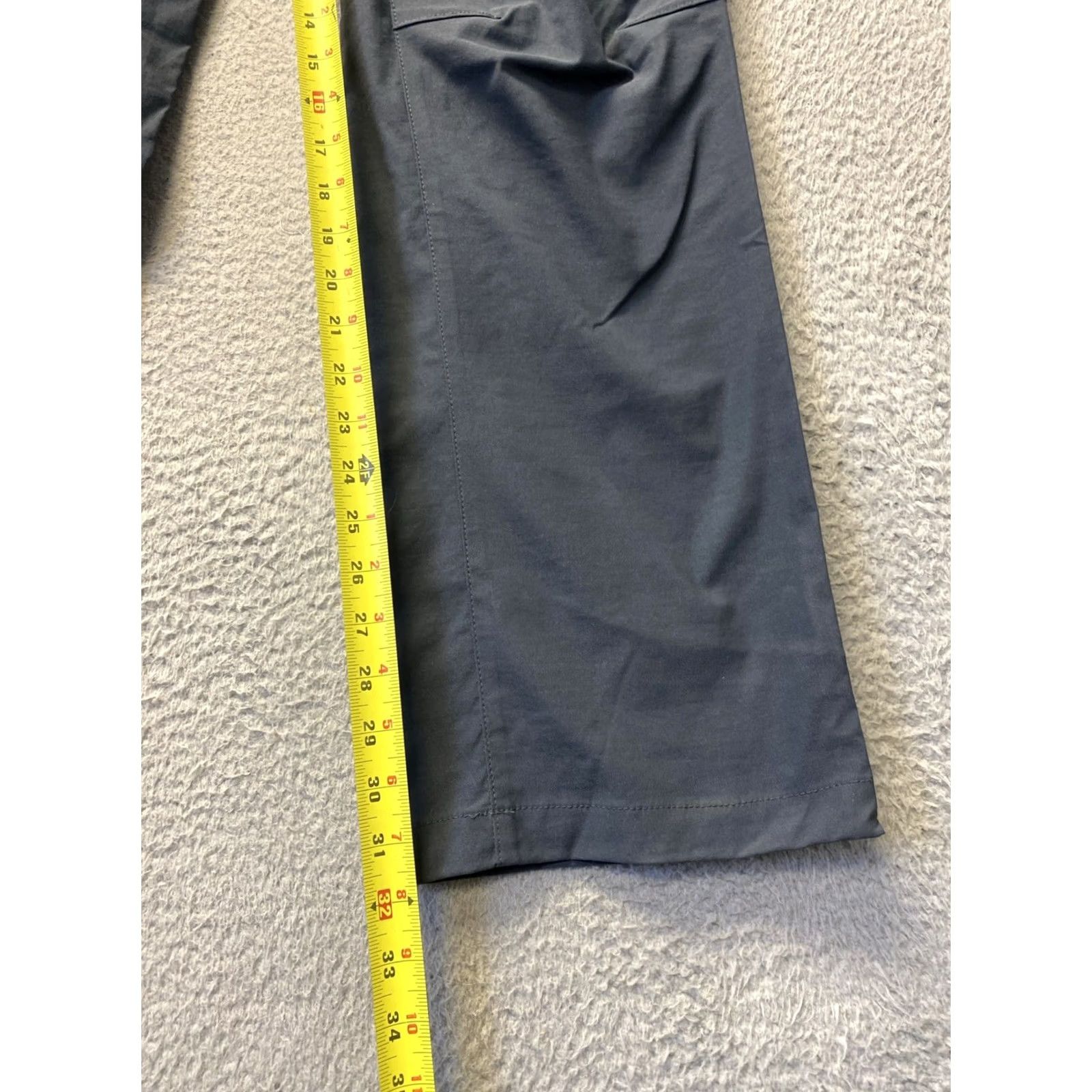 Eddie Bauer Eddie Bauer Pants Mens 36x32 Gray Cargo Straight Regular Zip Pockets Travex Outdoors Casual Sports/Travel Size US 36 / EU 52 - 5 Thumbnail