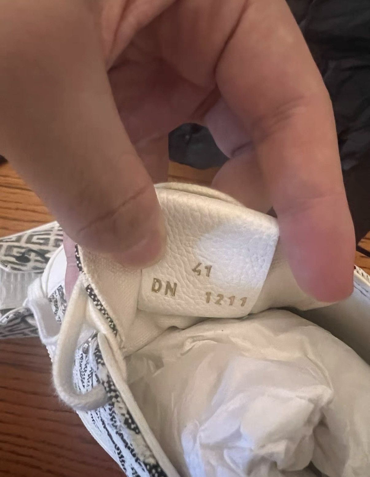 Givenchy Givenchy City Logo Jacquard Low-Top Fashion Sneakers Size US 8 / EU 41 - 6 Thumbnail