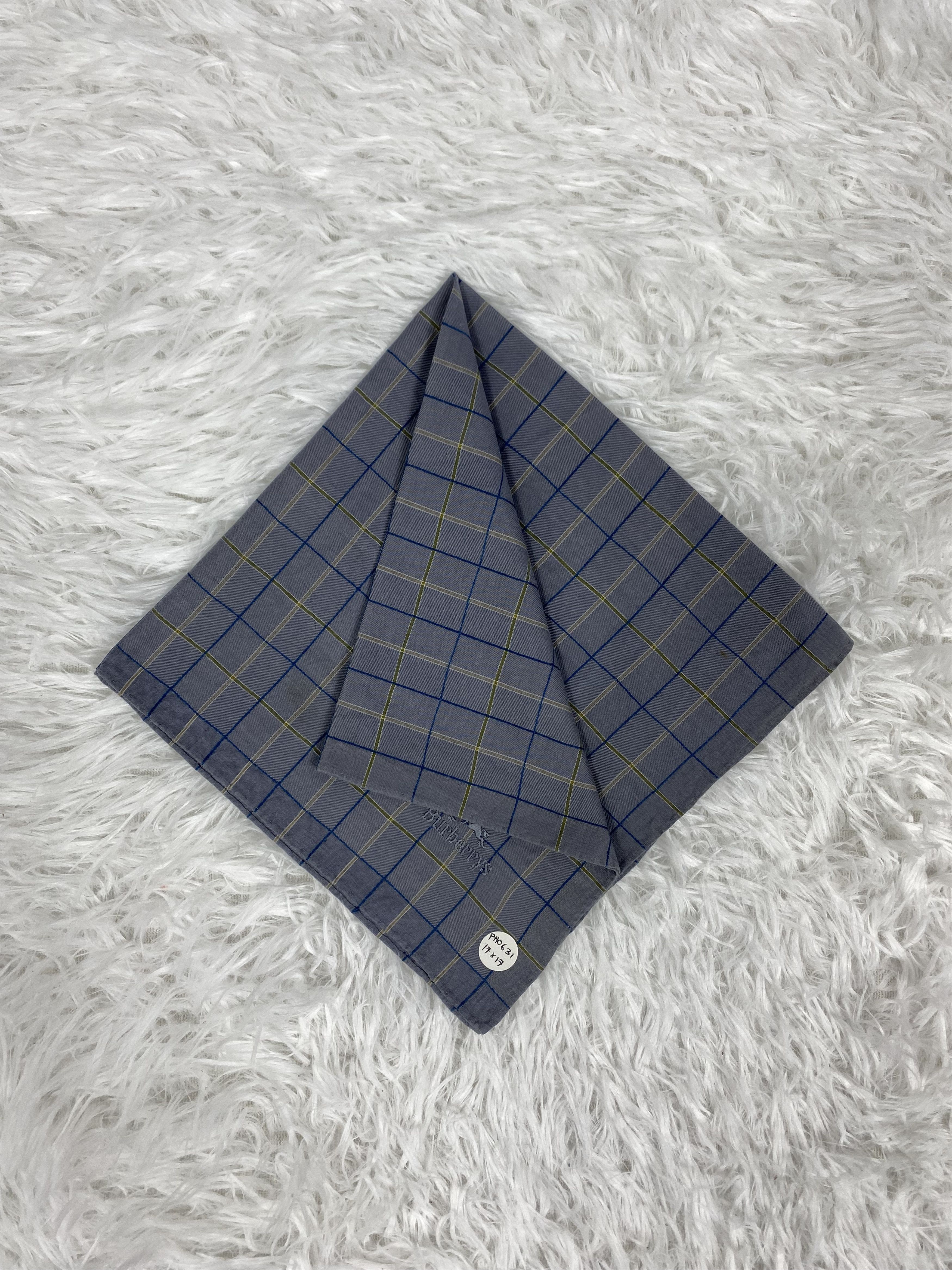 Burberry × Vintage Vintage Burberry Handkerchief Neckerchief PH0631 Size ONE SIZE - 1 Thumbnail
