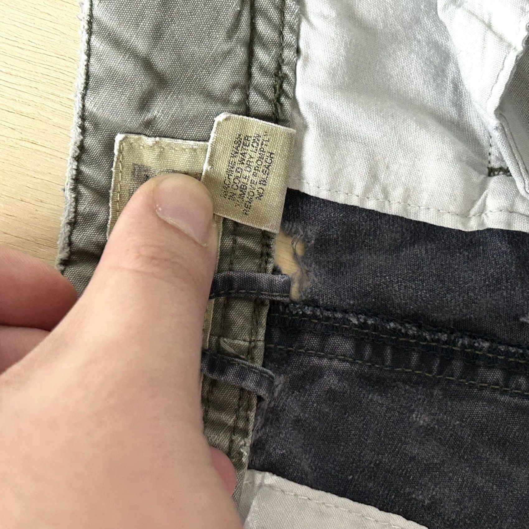 American Eagle Outfitters VINTAGE American Eagle Cargo Shorts Mens 33 Blue Canvas Distressed Cargo Pocket Shorts Relaxed Calf 11in Zip Mens Size US 33 - 5 Thumbnail
