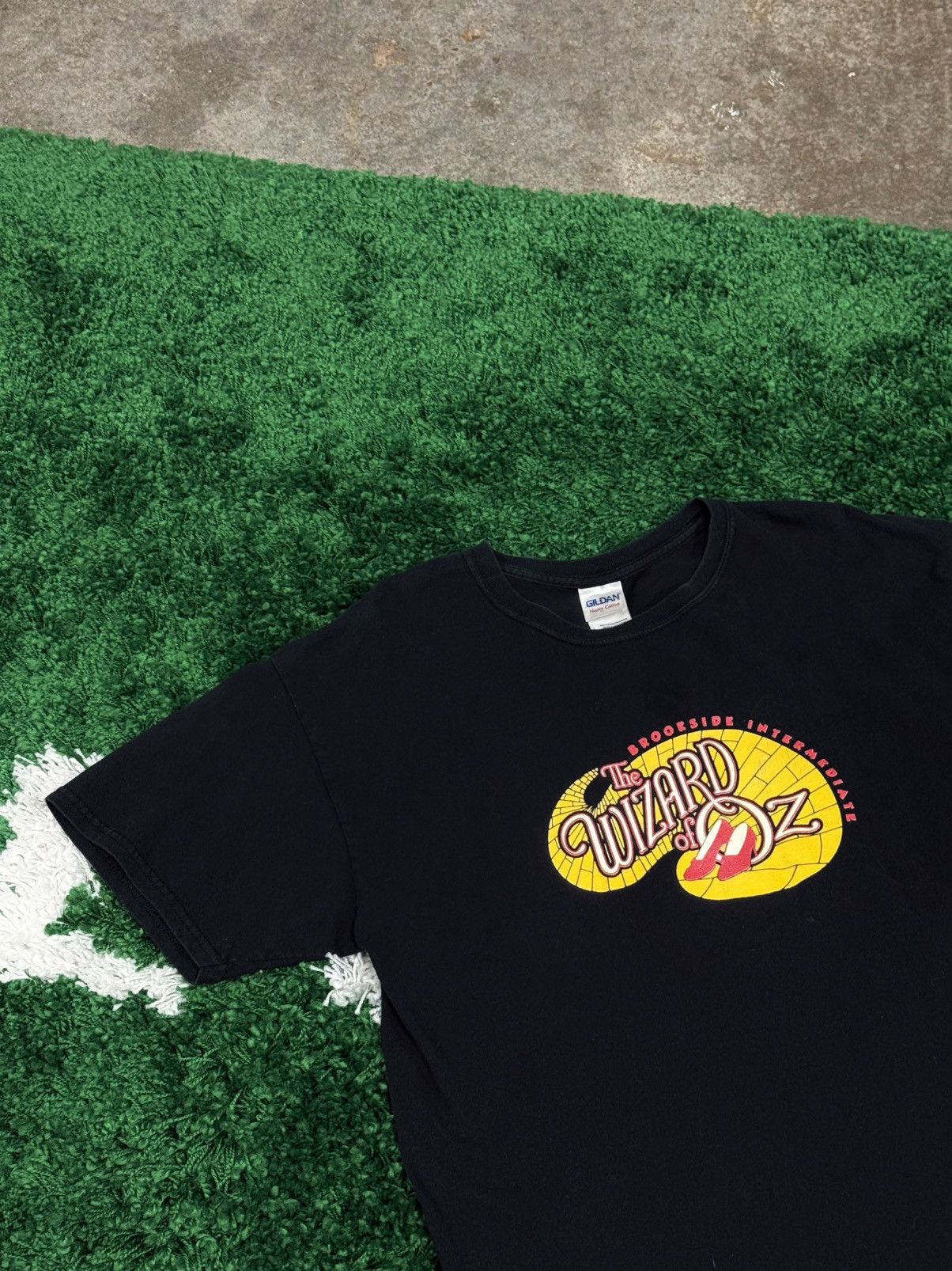 Gildan Vintage Gildan 00s Y2k Wizard of Oz Theater Art Tee Size US L / EU 52-54 / 3 - 2 Thumbnail