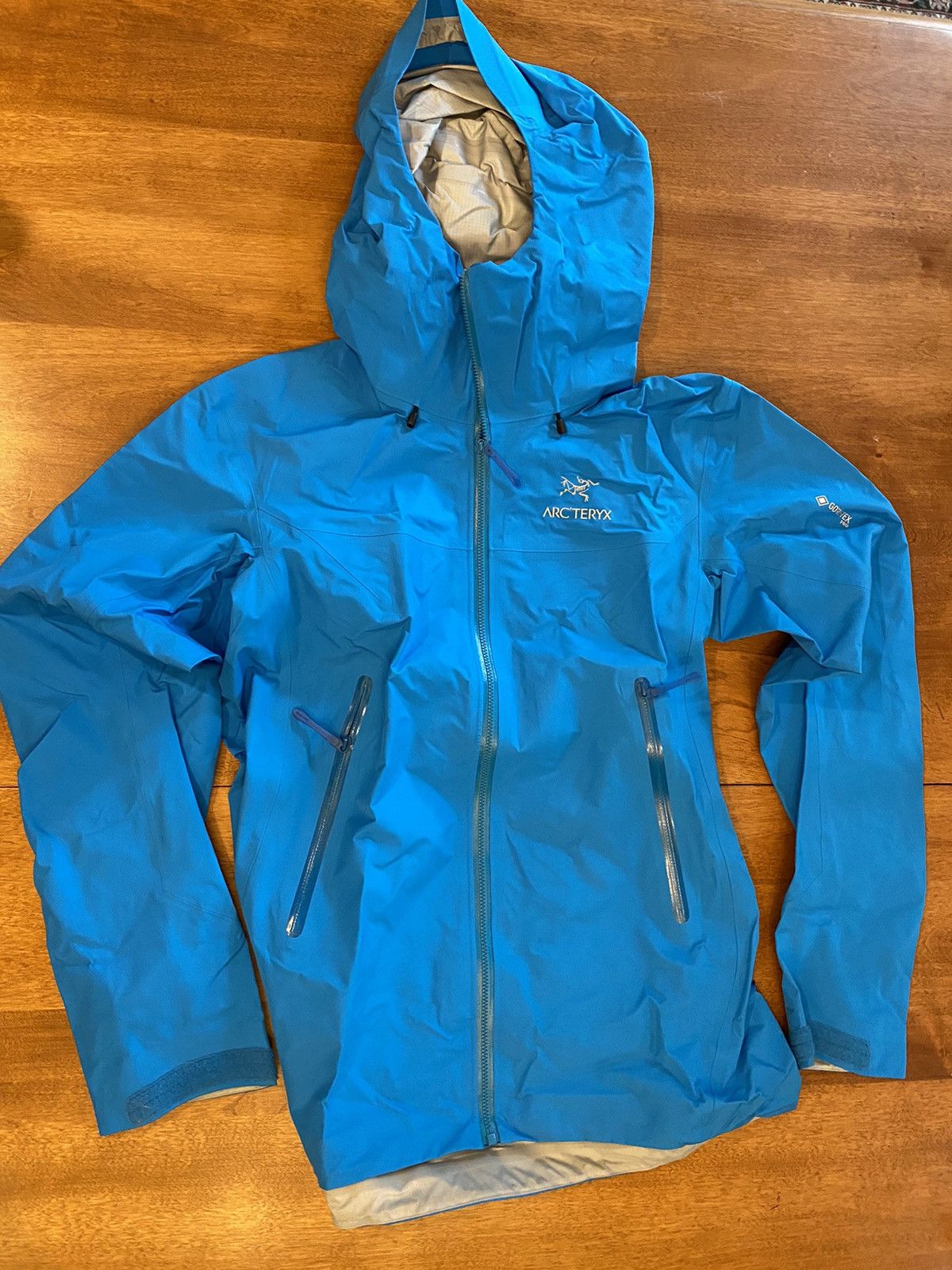 Image of Arcteryx Arc’Teryx Beta Lt Women’S Small Jacket in Blue, Women's