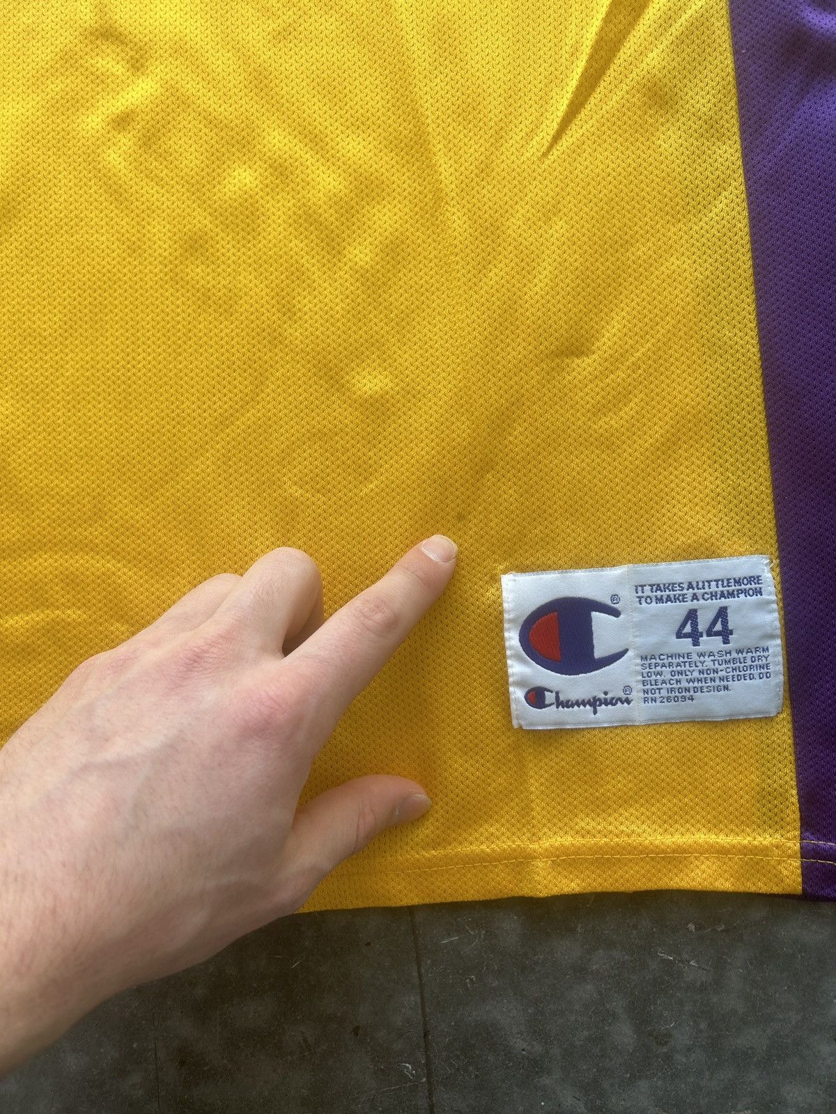 Champion × NBA × Vintage Vintage 90s Champion Lakers Shaquille O’Neal Jersey #34 Size US L / EU 52-54 / 3 - 6 Thumbnail