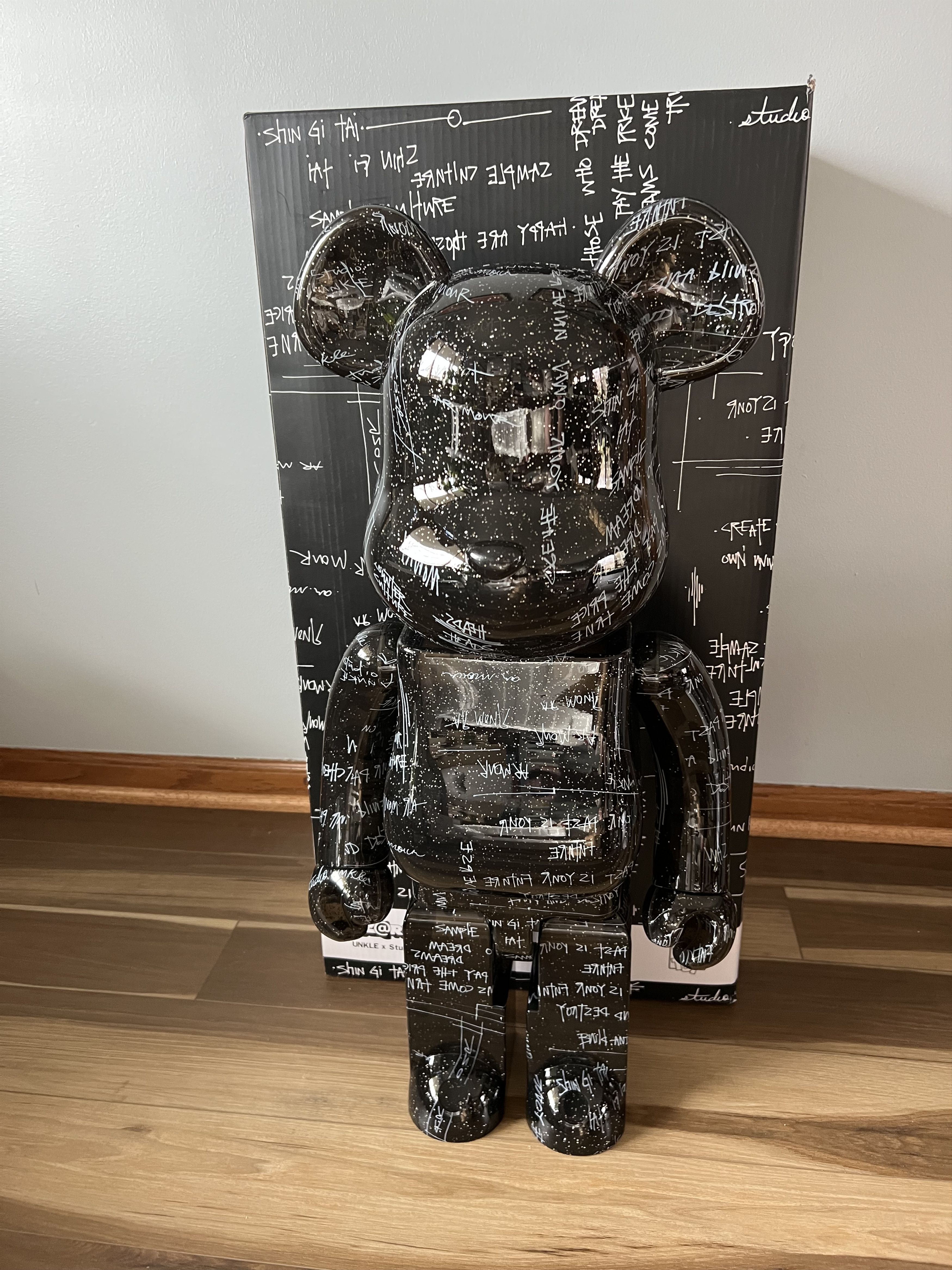 Medicom Bearbrick Unkle Studio Ar.mour 1000%