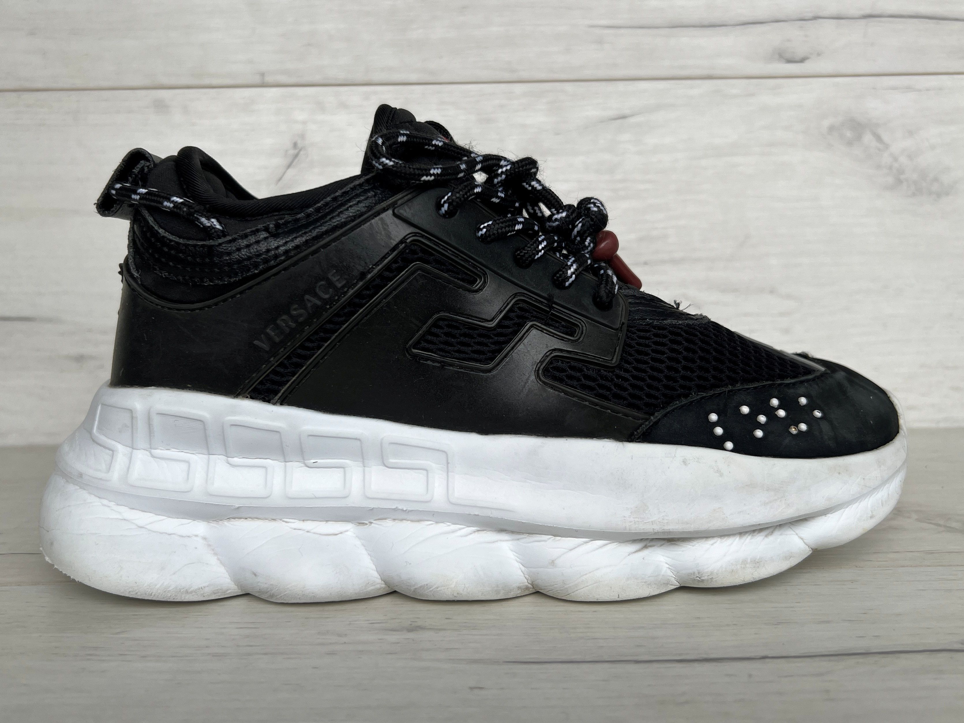 Versace VERSACE CHAIN REACTION BLACK/WHITE SNEAKERS Size US 7 / EU 40 - 2 Thumbnail
