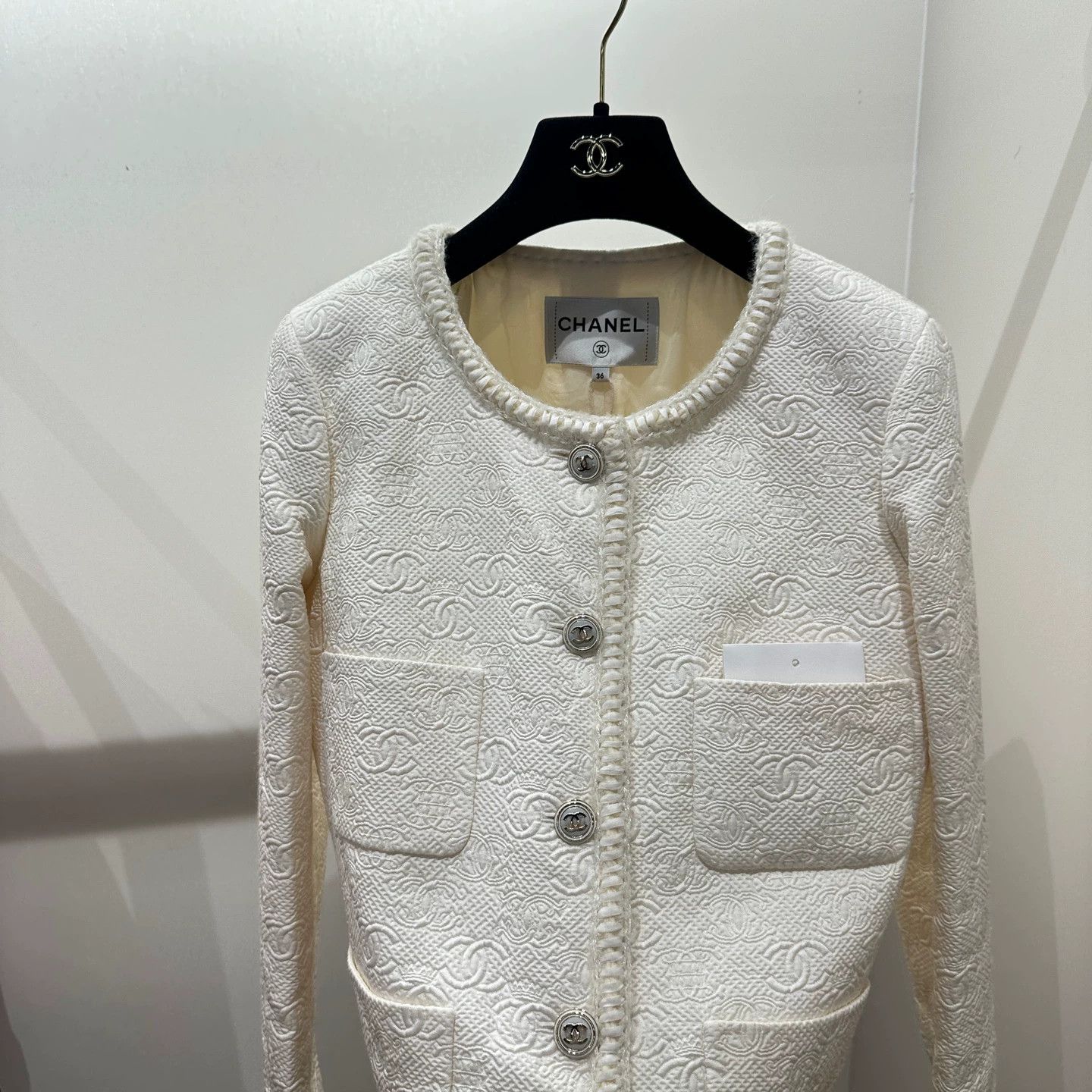 Chanel Chanel apr473 Embossed Tweed Logo Wool Jacket 36 Size XS / US 0-2 / IT 36-38 - 6 Thumbnail