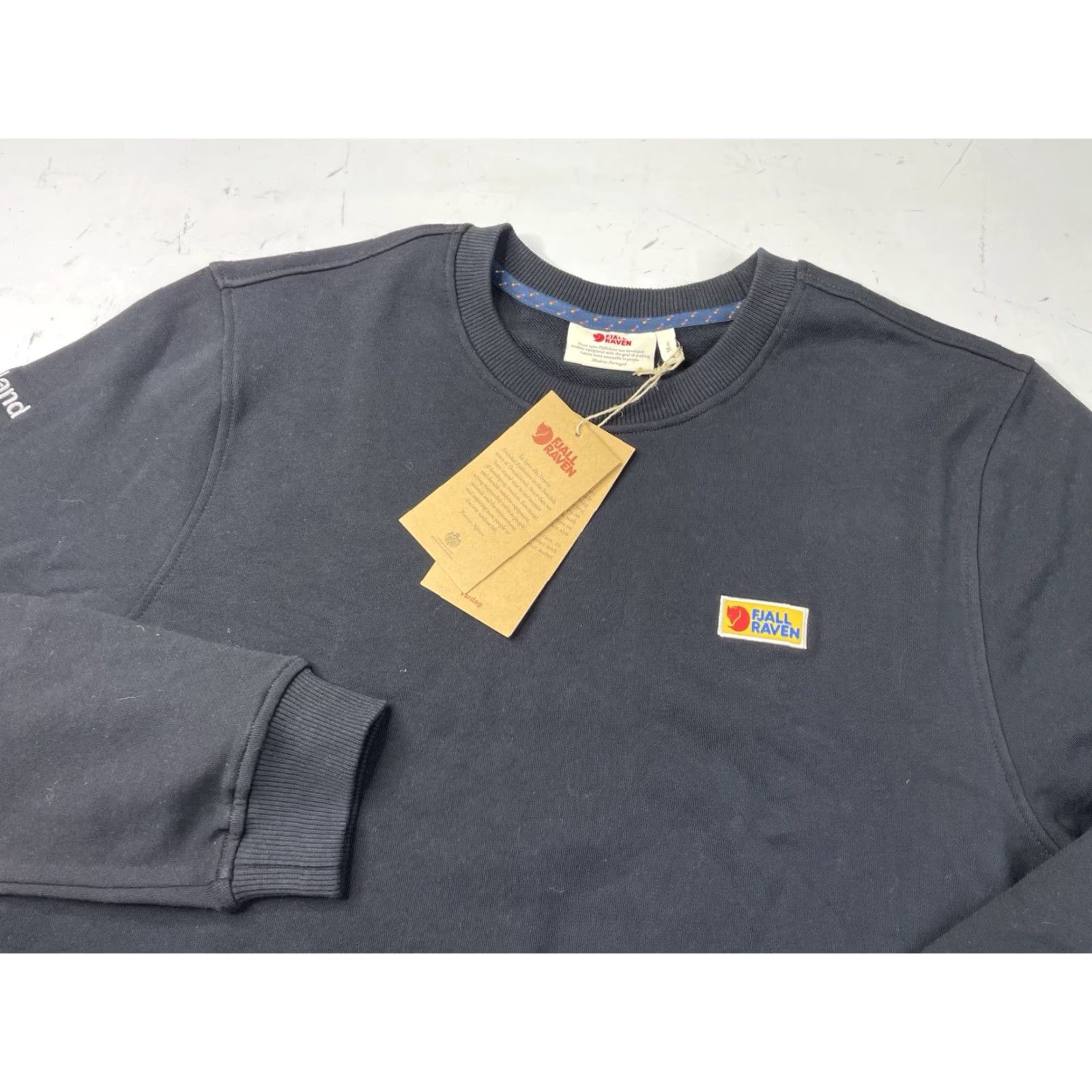 Vintage Fjallraven Vardag Sweater Mens M Black Crewneck Pullover Sweatshirt Logo Sleeve NWT Size US M / EU 48-50 / 2 - 2 Thumbnail