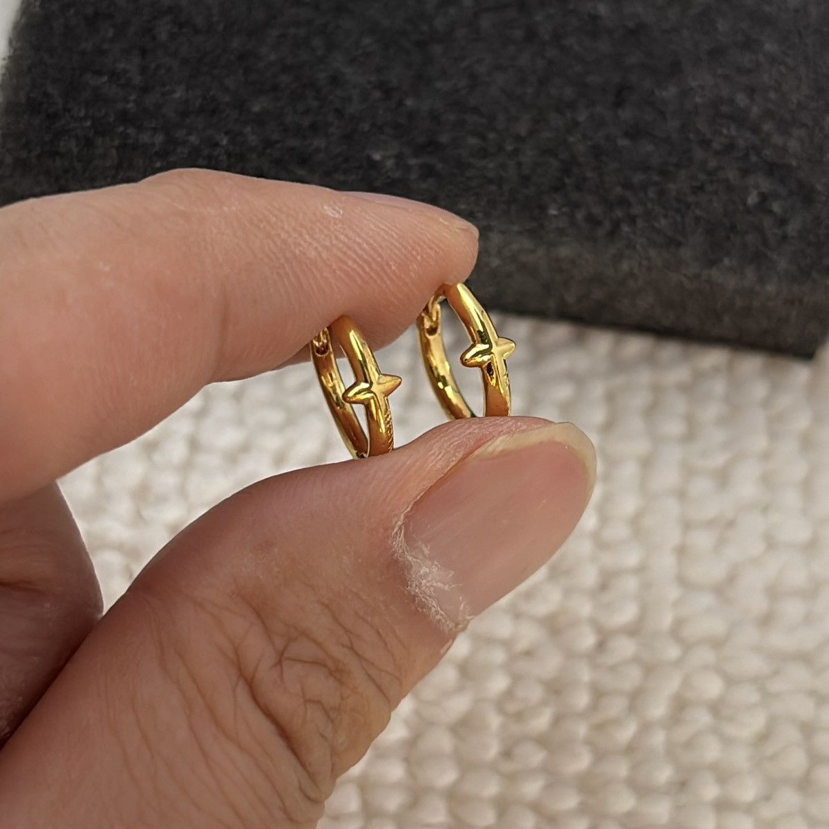 Other 13mm Star Gold Hoop Earrings for Men Women Hip Hop Unisex Size ONE SIZE - 5 Thumbnail