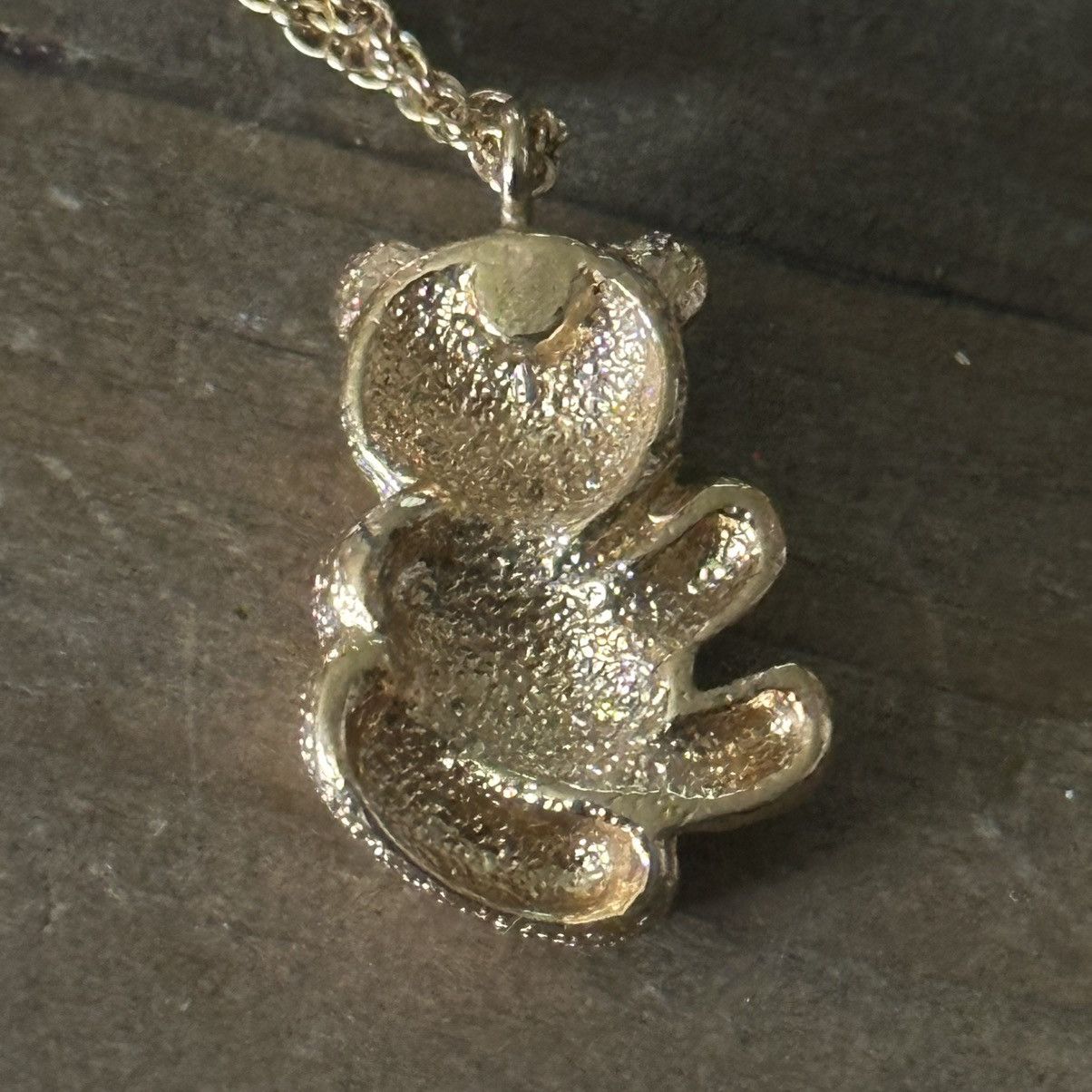 Vintage Vintage Avon gold tone teddy bear pendant necklace Size ONE SIZE - 4 Thumbnail