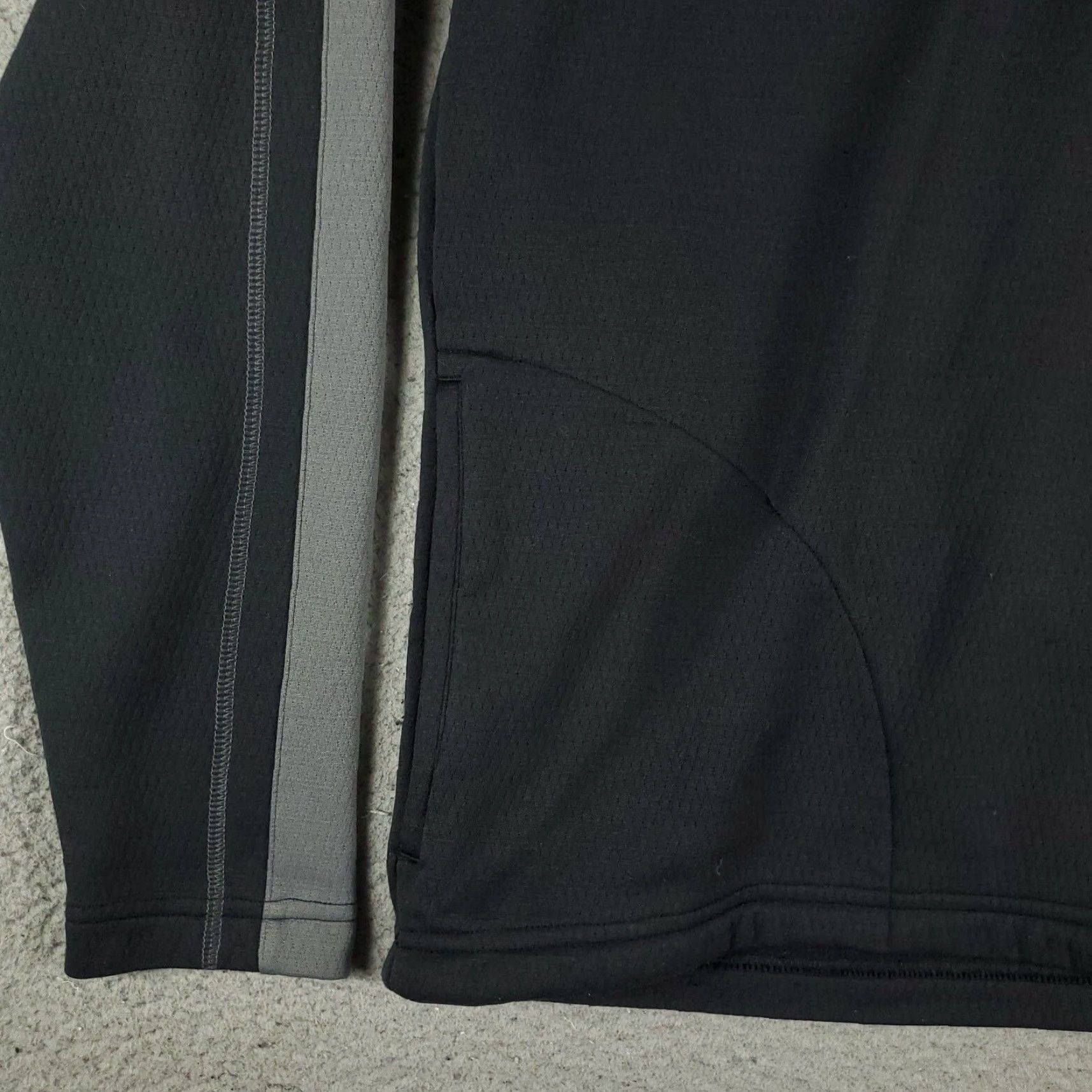 Under Armour Under Armour Mens Medium Black 1/4 Zip Up Pullover Sweatshirt Size US M / EU 48-50 / 2 - 3 Thumbnail