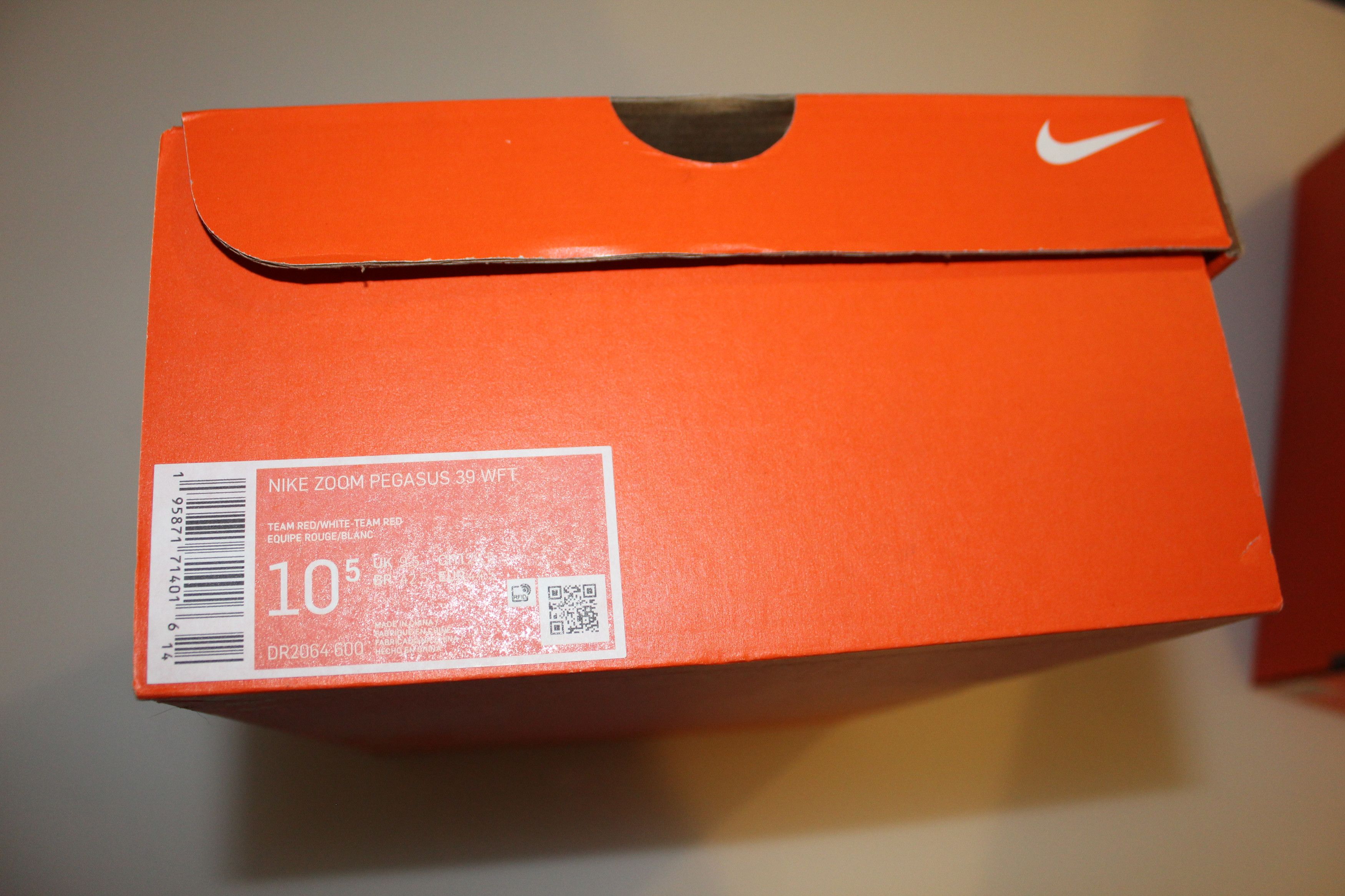 Nike Nike Air Zoom Pegasus 39 – Washington Commanders Edition Size US 10.5 / EU 43-44 - 2 Thumbnail