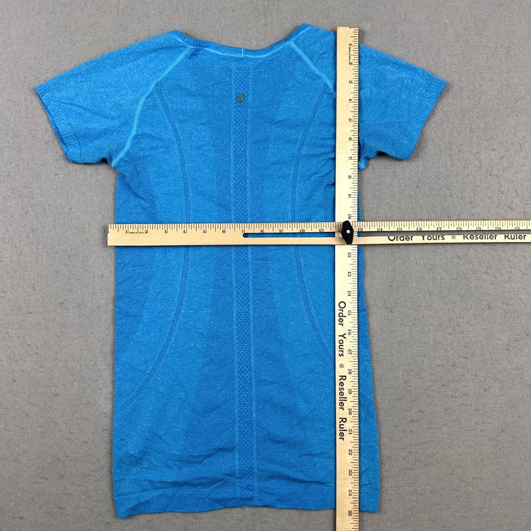 Lululemon VINTAGE Lululemon Shirt Womens 4 Blue Swiftly Tech Short Sleeve Seamless Running Crew Size S / US 4 / IT 40 - 6 Thumbnail