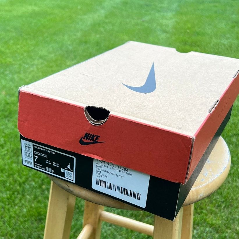 Jordan Brand × Nike Nike Air Jordan 11 Retro Bred 2019 Men's Shoes - Size 7 Size US 7 / EU 40 - 10 Thumbnail
