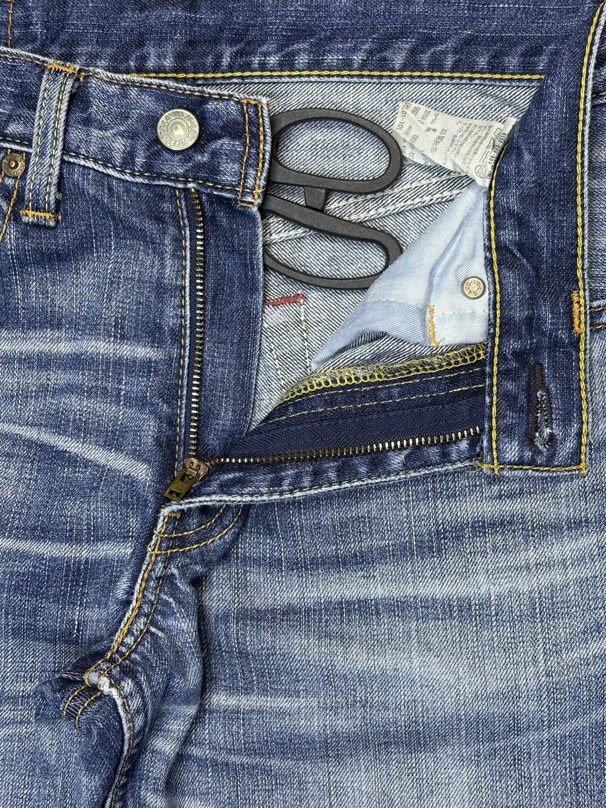 Levi's Vintage 90s Levis 707 Faded Wash Distressed Flare Jeans Size US 29 - 9 Thumbnail