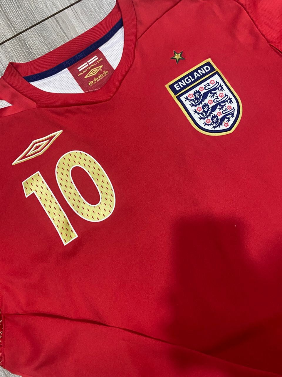 Umbro England 2006/08 Away jersey (XL) owen #10 Size US XL / EU 56 / 4 - 3 Thumbnail