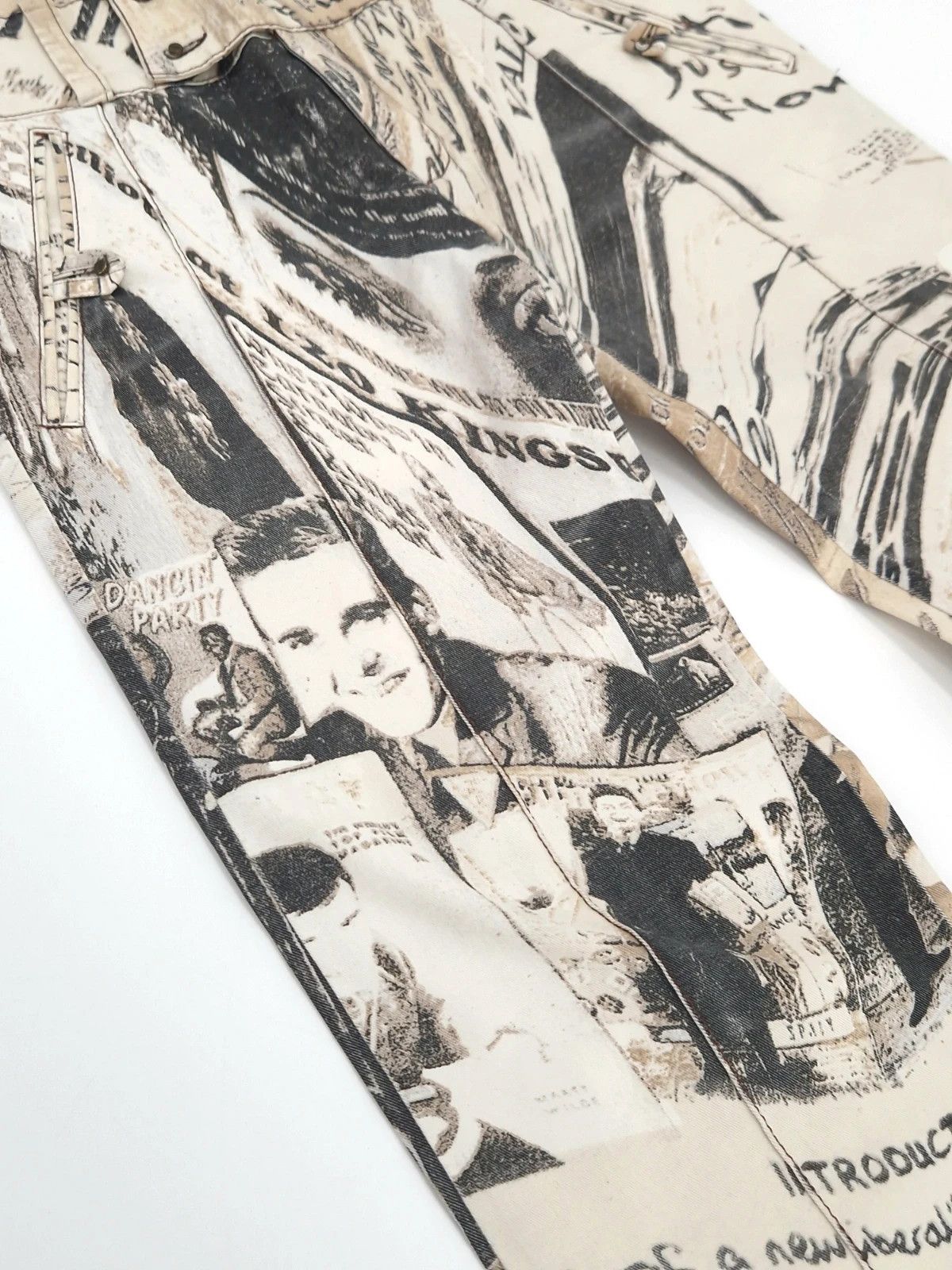 Roberto Cavalli Vintage Roberto Cavalli Newspaper Print Flare Trousers Size 26" / US 2 / IT 38 - 6 Thumbnail