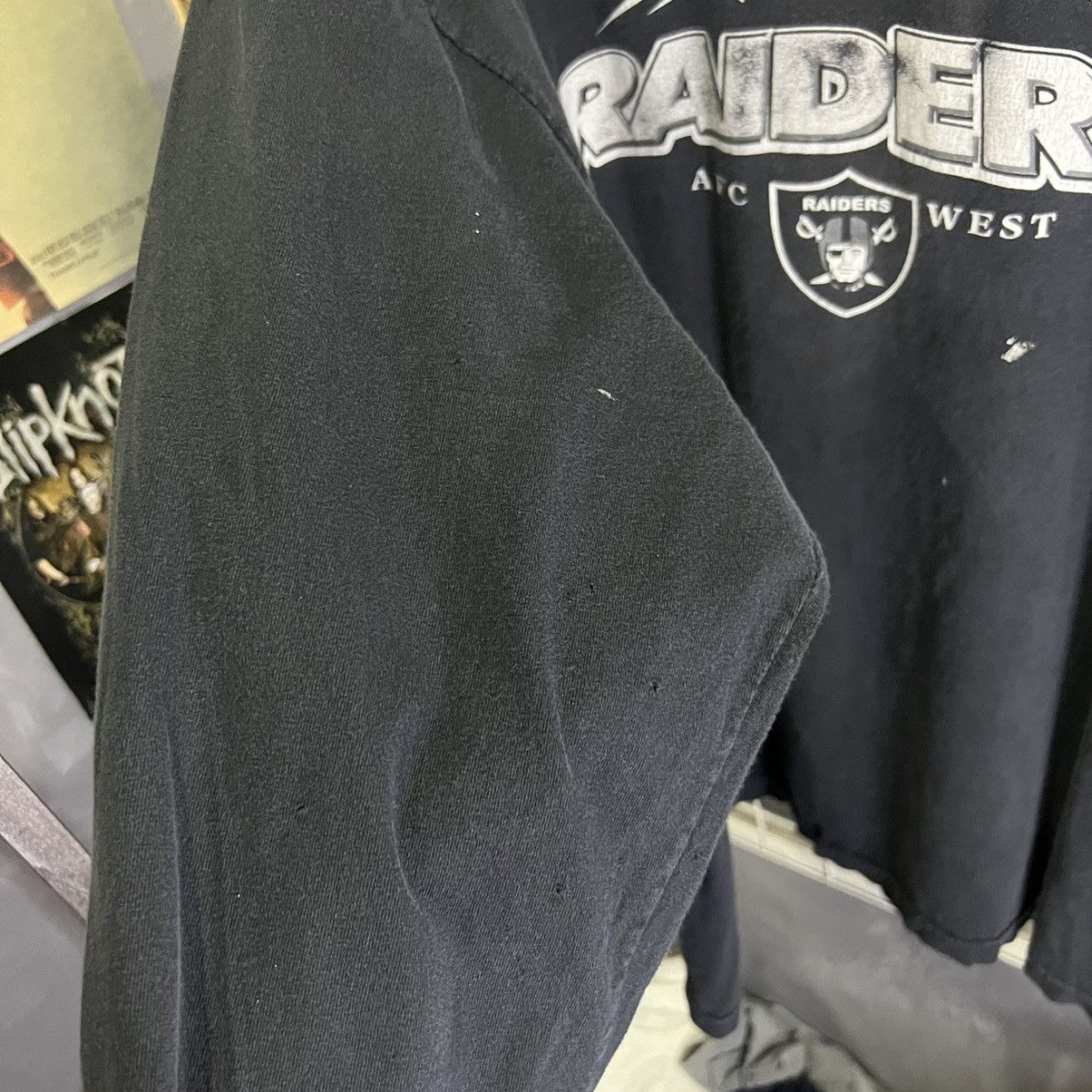 NFL × Vintage “VINTAGE” RAIDERS BUC CHUCKY TSHIRT Size US XXL / EU 58 / 5 - 10 Thumbnail