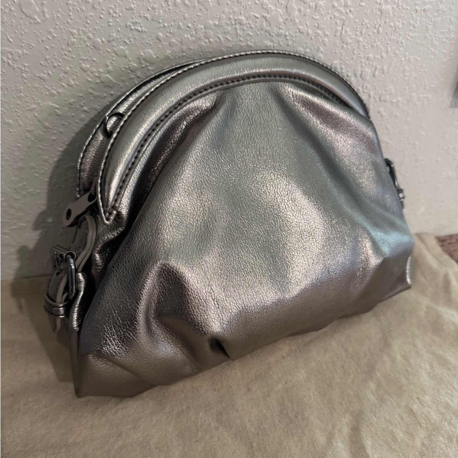 Vera Wang VERA WANG NEW Metallic Silver Clutch & Crossbody Bag Size ONE SIZE - 13 Thumbnail