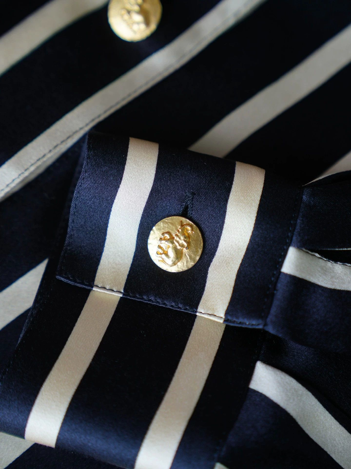 Escada Escada Vintage Silk B&W Stripe Elephant Gold Button Shirt Size M / US 6-8 / IT 42-44 - 6 Thumbnail
