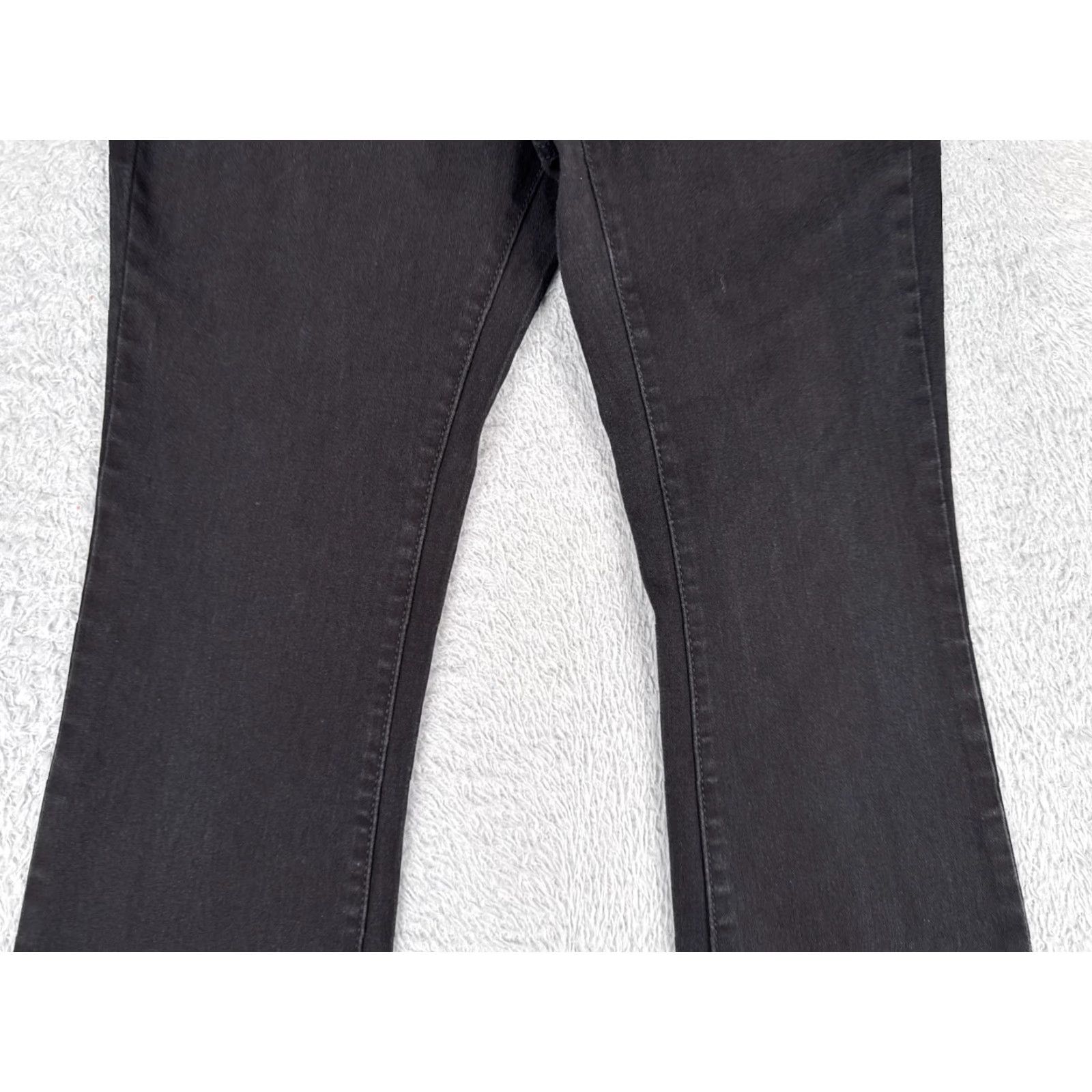 Vintage No Boundaries Jeans Women 6 Black Denim Flared Mid Rise Cotton Blend 28x30 - Vintage? No. Size 28" / US 6 / IT 42 - 3 Thumbnail