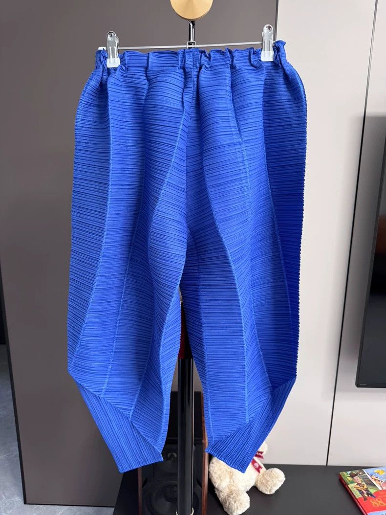 Issey Miyake Issey Miyake size:1 Blue bamboo-joint chicken leg pants Size 22" - 2 Thumbnail