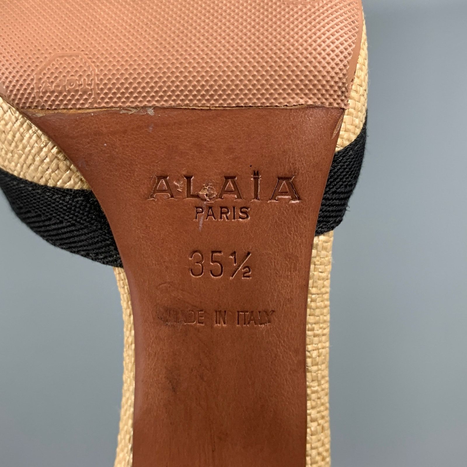 Alaia ALAIA Size 5.5 Natural & Black Straw Textured Bow Pumps Size US 5.5 / IT 35.5 - 7 Thumbnail