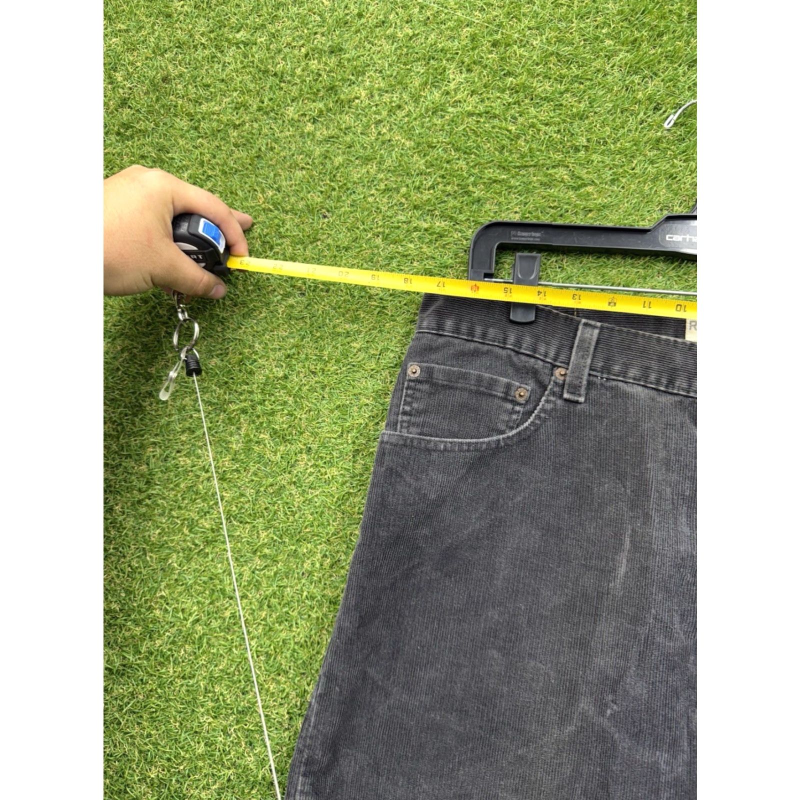 Levi's VINTAGE Levi's 559 Pants Mens 36x34 Corduroy Black Wide-Leg Grunge 90s Skater Baggy 2010s Size US 36 / EU 52 - 3 Thumbnail