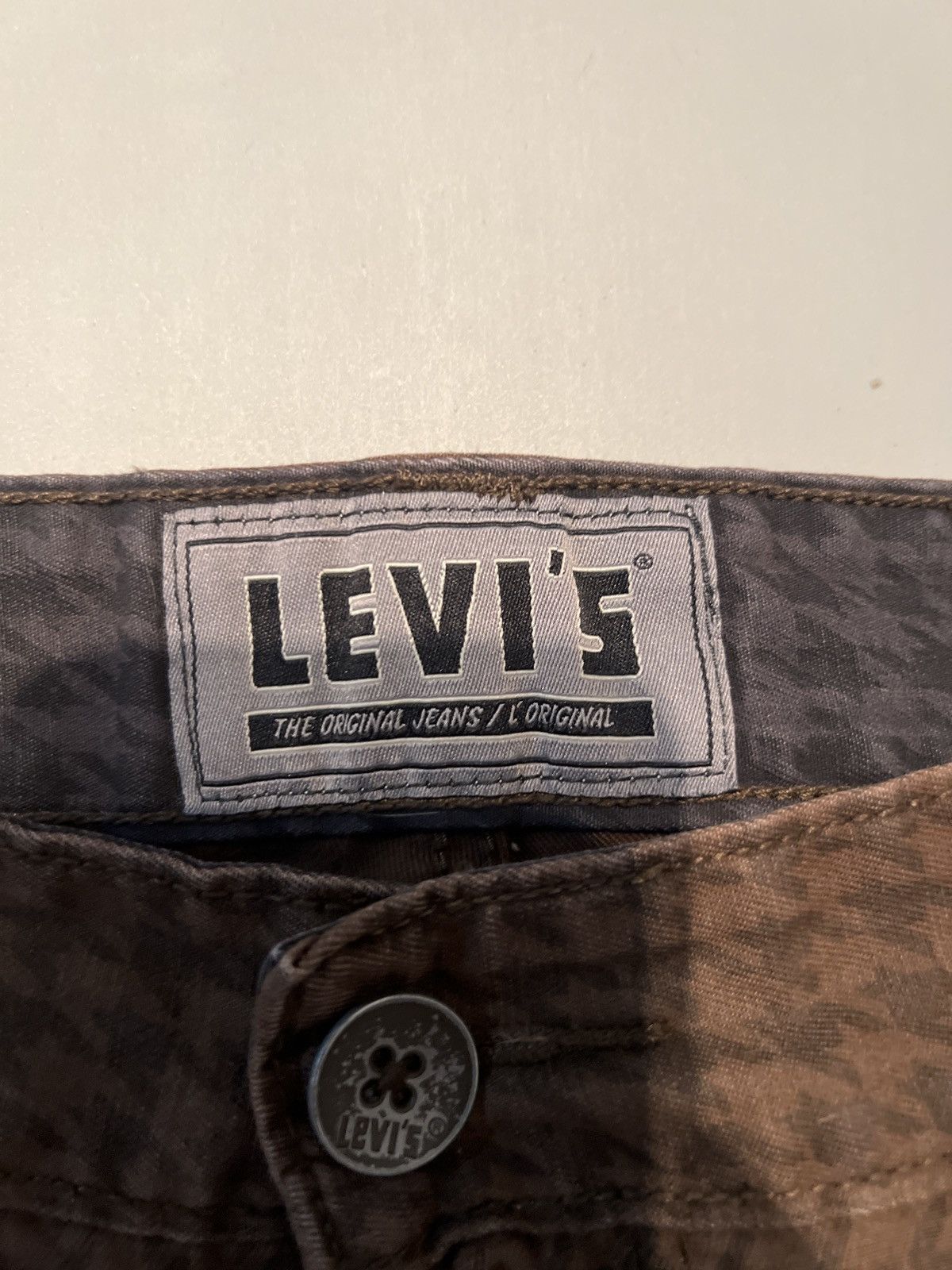 Levi's Vintage Clothing levi silver tab cargo shorts savannah Size US 38 / EU 54 - 5 Thumbnail
