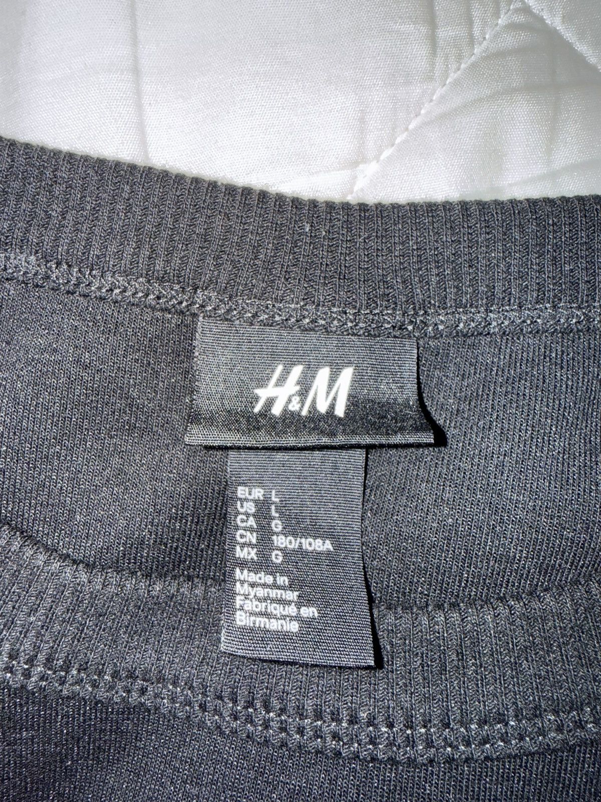 H&M × The Weeknd The Weeknd XO x H&M Crewneck Sweatshirt – Size Large Size US L / EU 52-54 / 3 - 3 Thumbnail