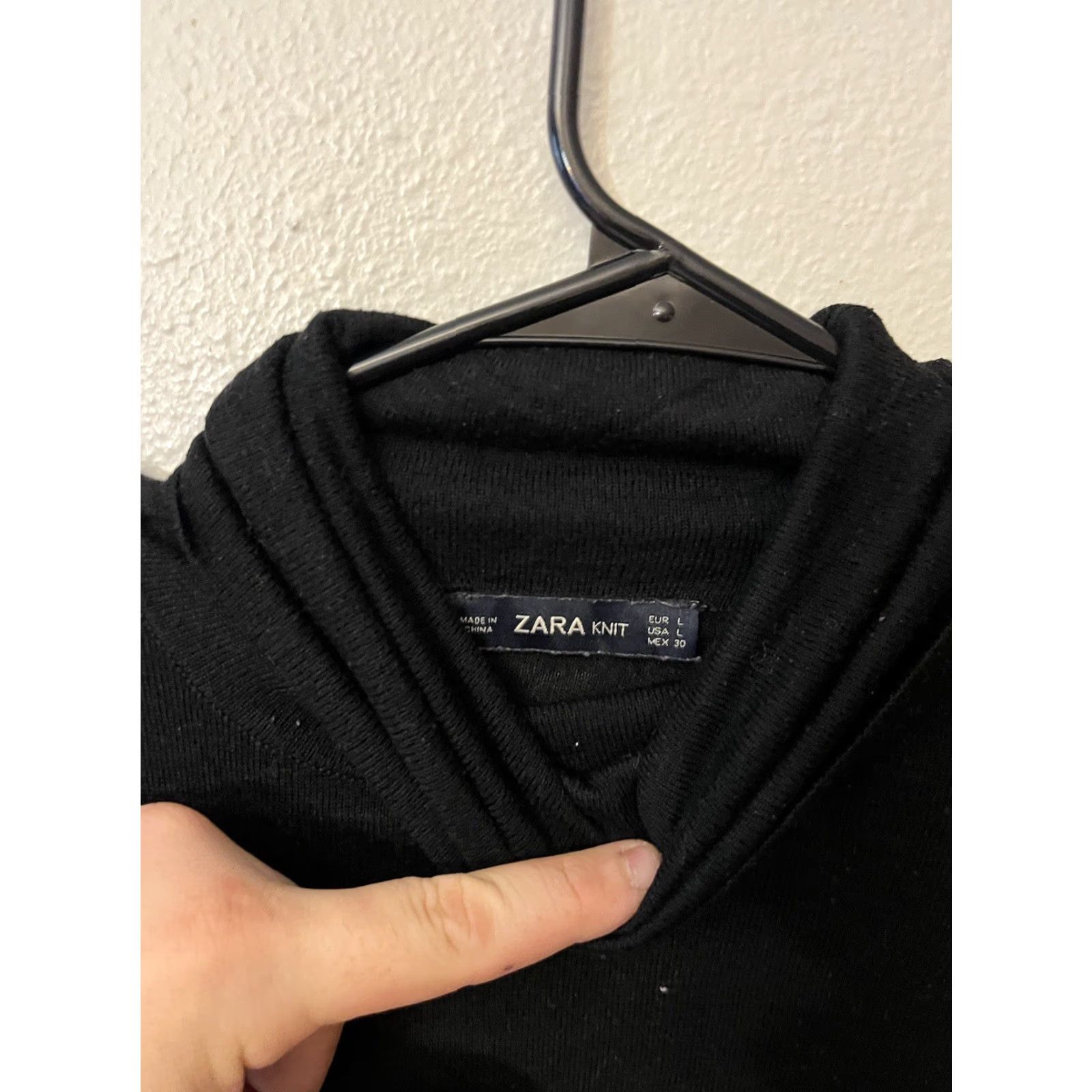 Zara Zara Knit Sweater Women's Large Turtleneck Pullover Black Faux Pearl Cap Sleeve Classic Size L / US 10 / IT 46 - 2 Thumbnail