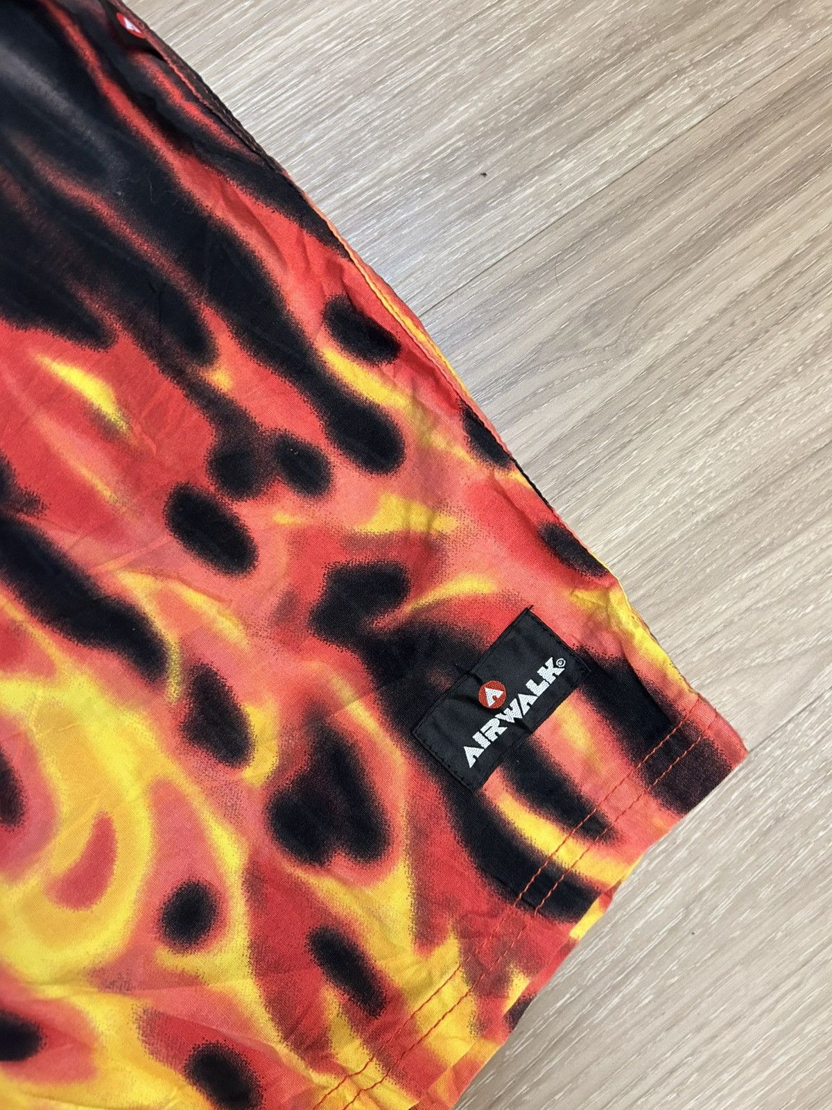 Japanese Brand Vintage Airwalk Flame Graphic Mesh Shorts - Streetwear Size US 32 / EU 48 - 3 Thumbnail