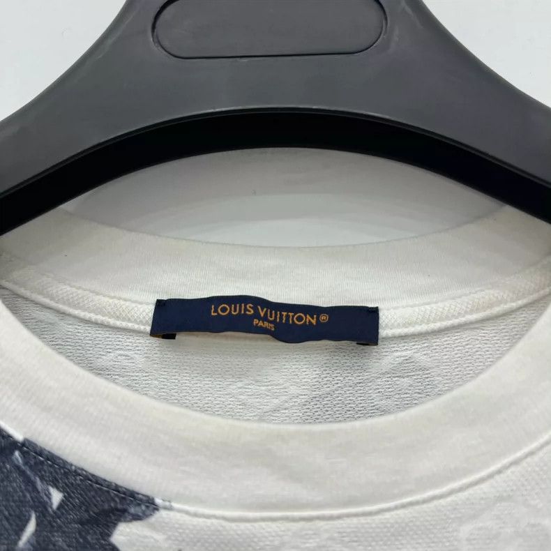 Louis Vuitton louis vuitton Plant flower full print presbyopia short sle Size US M / EU 48-50 / 2 - 5 Thumbnail
