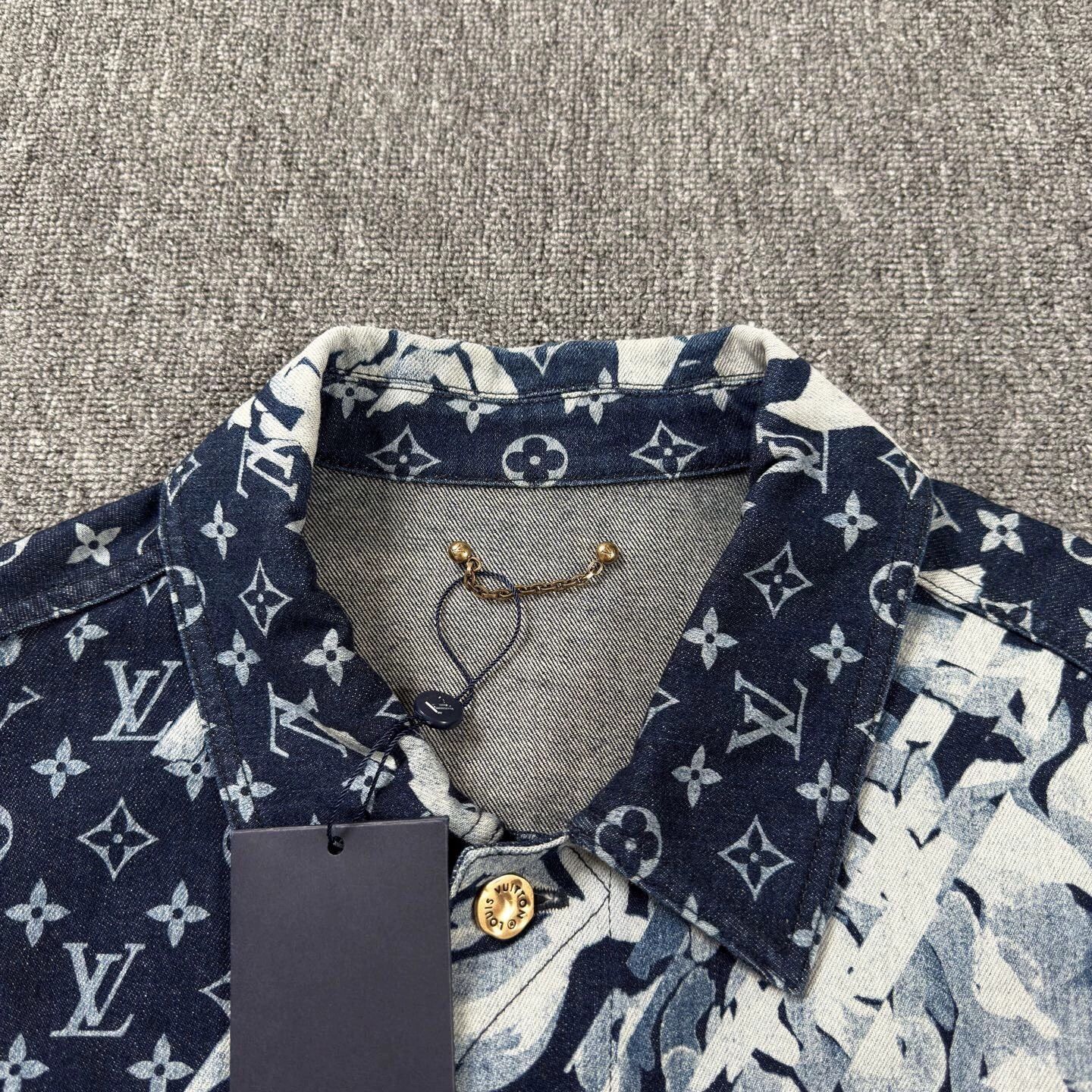 Louis Vuitton LV 24 Seaweed All Over Blue Denim Jkt 52 Near New Size US L / EU 52-54 / 3 - 6 Thumbnail