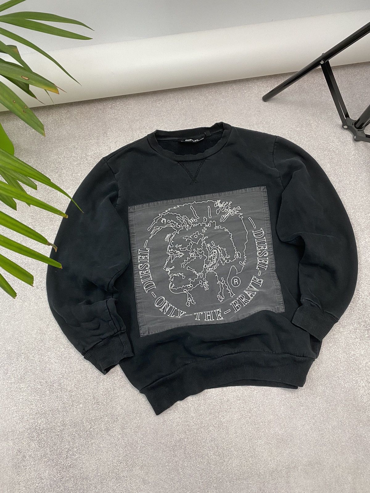 Diesel Vintage Diesel distressed Y2K square logo sweatshirt Size US S / EU 44-46 / 1 - 2 Thumbnail