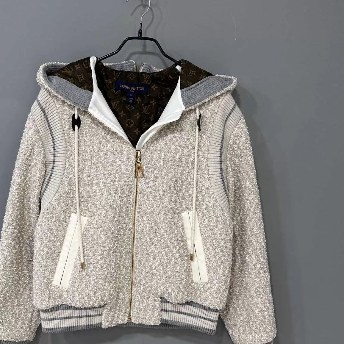 Louis Vuitton LV Women's 99 New Monogram Lined Tweed Jacket 34 Size XS / US 0-2 / IT 36-38 - 2 Thumbnail