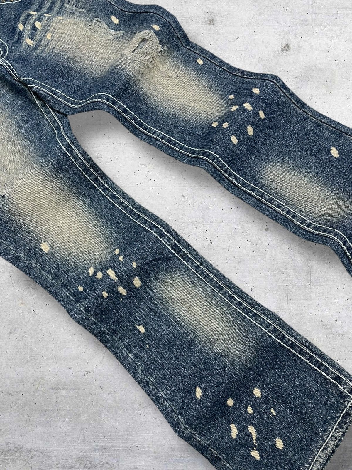 Tornado Mart WHITE METEOR 1990S JAPAN DESIGNER FLARED DISTRESSED DENIM Size US 32 / EU 48 - 3 Thumbnail
