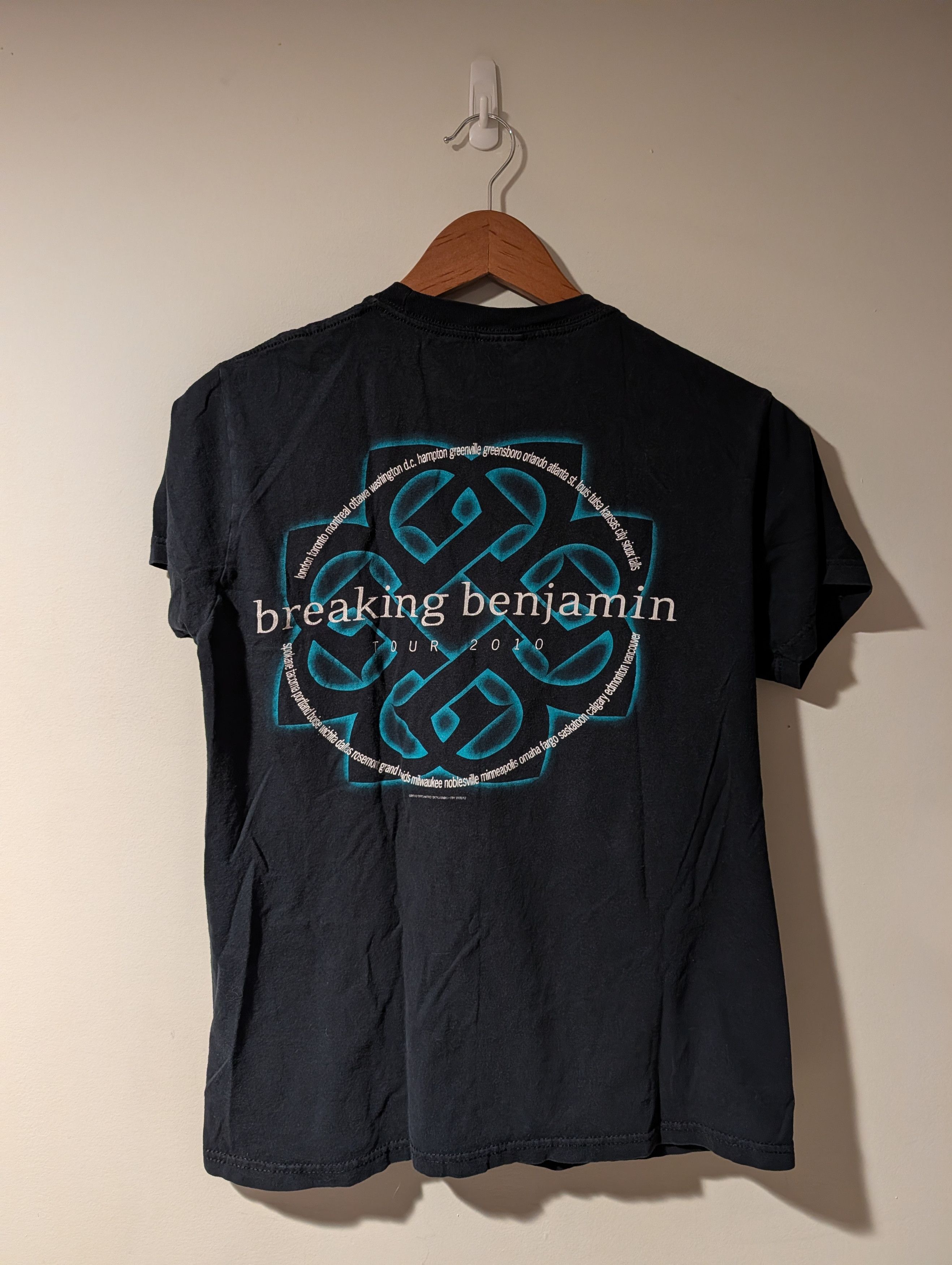 Band Tees VTG Breaking Benjamin T-Shirt Tour 2010 Dear Agony X-Ray M Size US M / EU 48-50 / 2 - 5 Thumbnail