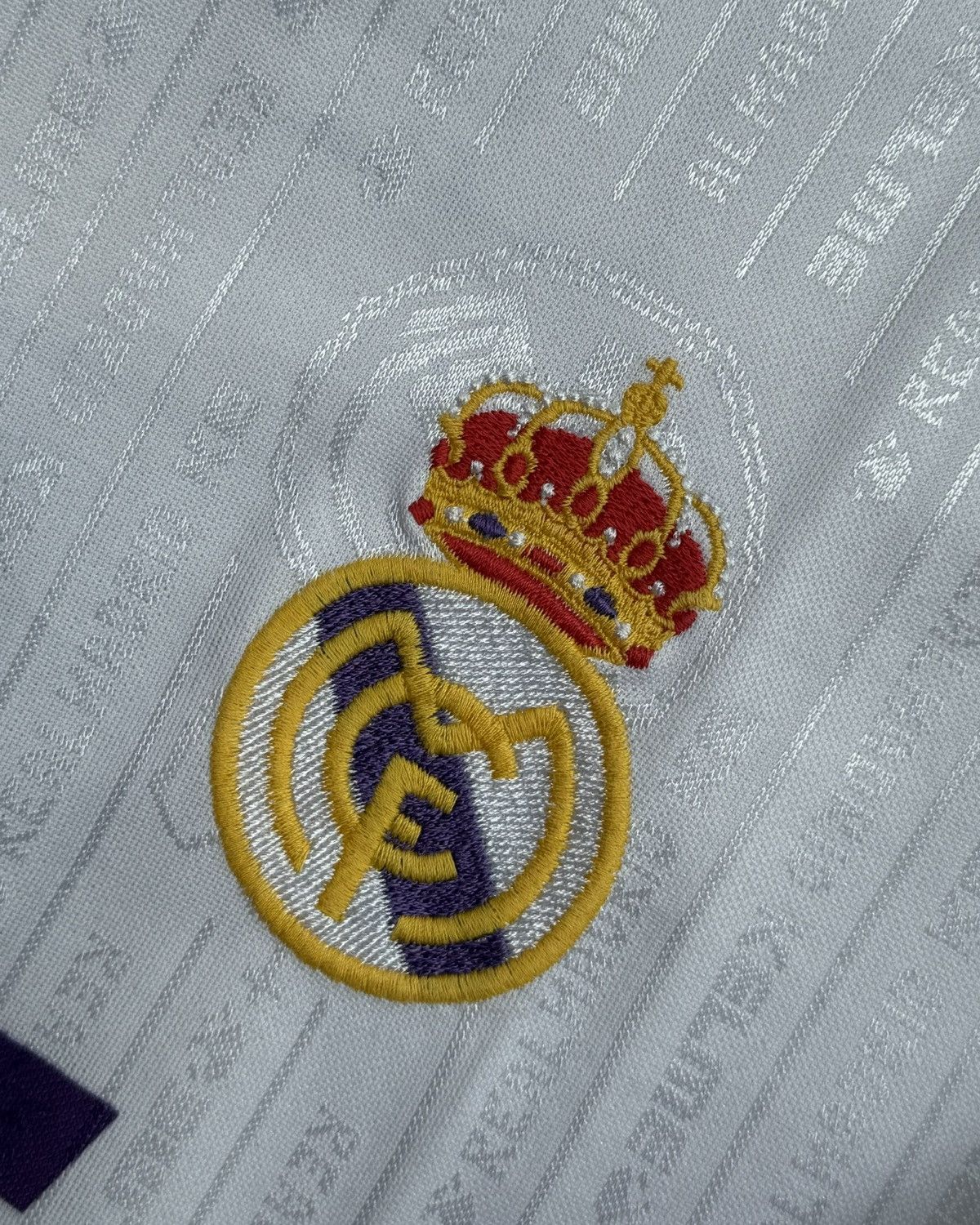 Vintage 1996/97 RAUL #7 Real Madrid Vintage Soccer Jersey Size US L / EU 52-54 / 3 - 3 Thumbnail