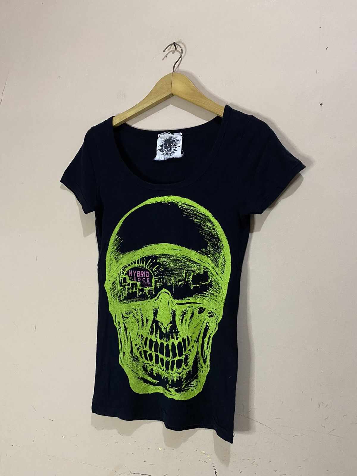 If Six Was Nine 2000s Hybrid Rock Skulls Japanese Tee Size ONE SIZE - 2 Thumbnail